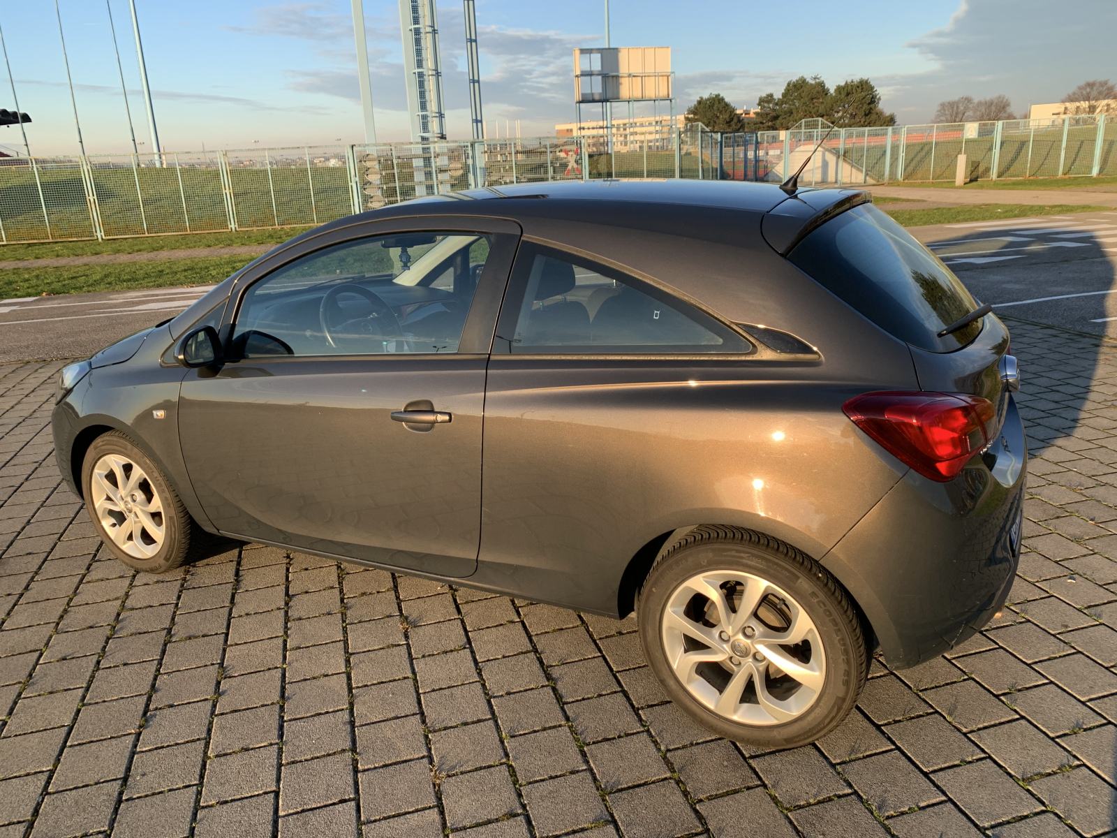 Opel Corsa 1,2, servisirana, bez ulaganja, fotografija 4
