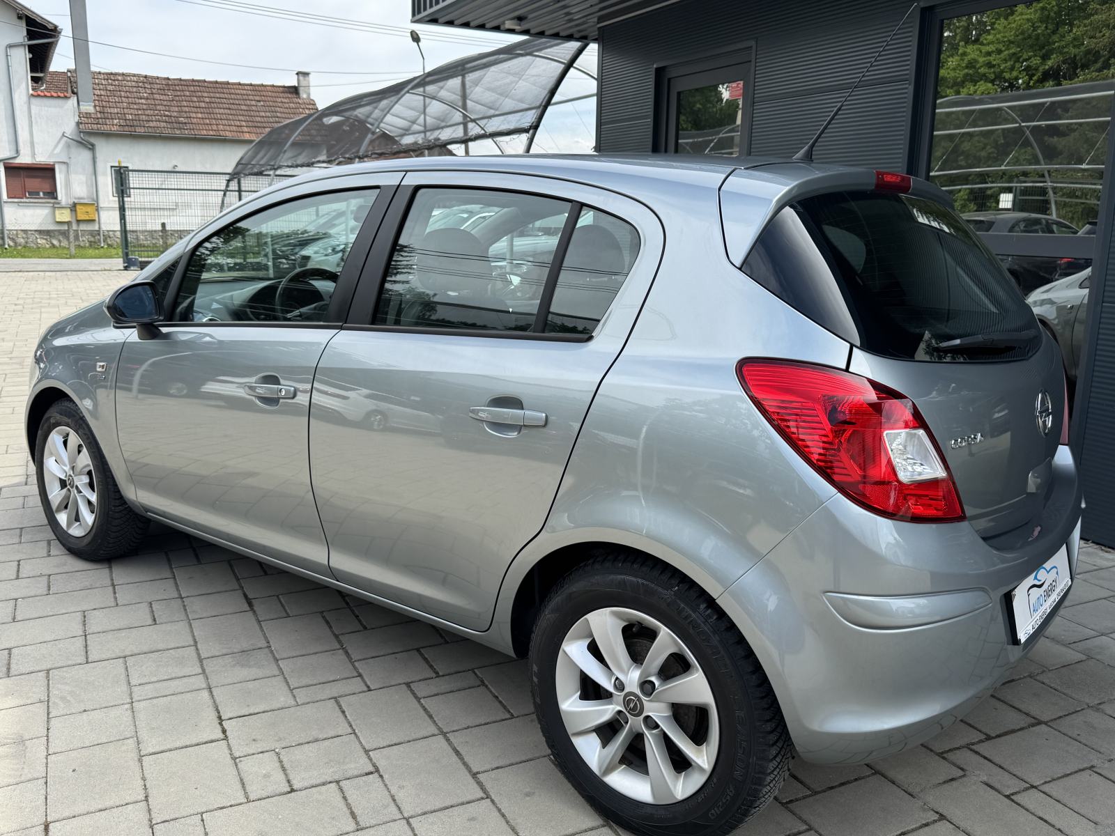 Opel Corsa 1.2 Cosmo⭐ 5 vrata, Klima, Alu felge, Servis ⭐ Top stanje, fotografija 9
