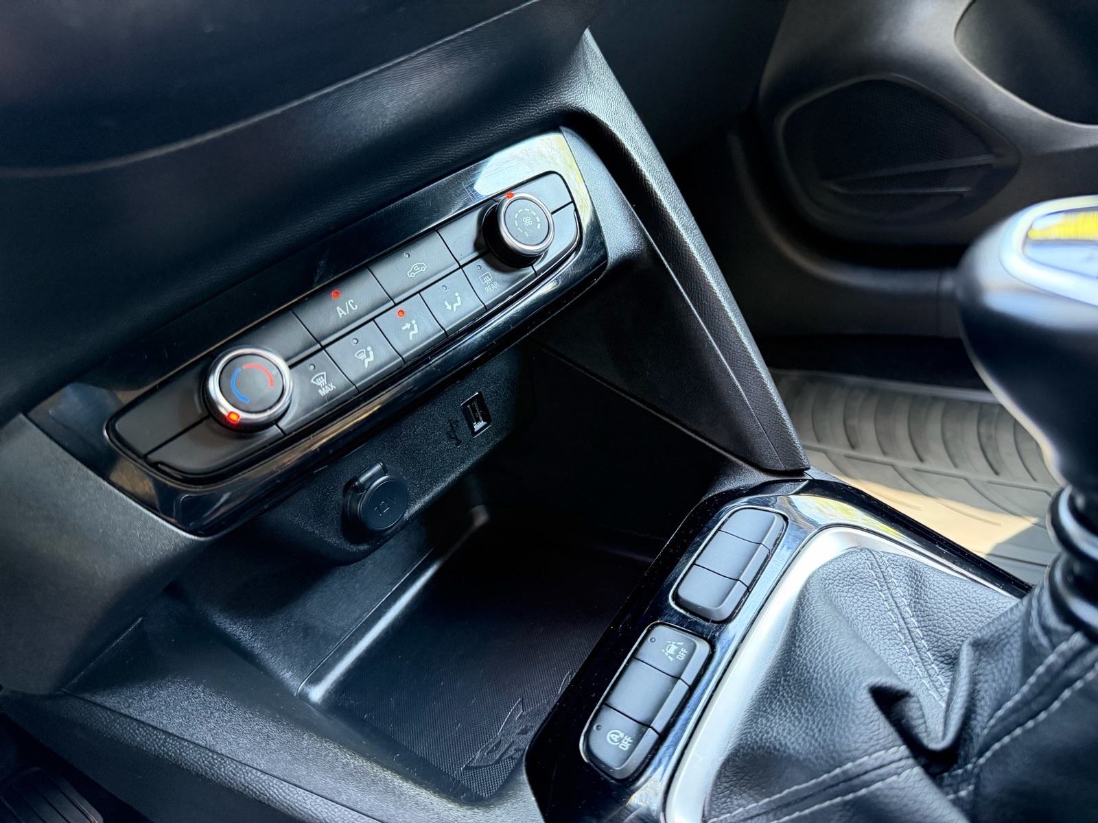 Opel Corsa 1,2 /2023./Elegance/, fotografija 18