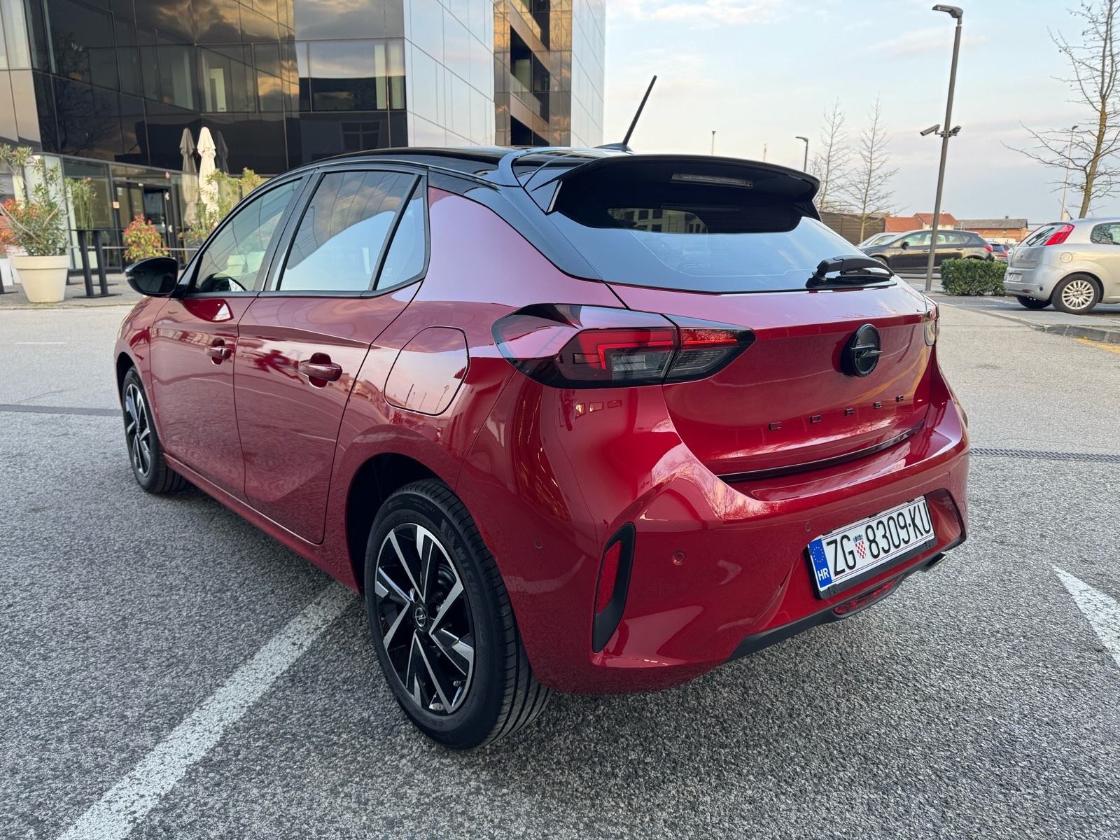 Opel Corsa 1,2 Turbo GS Line+ **NIJE UVOZ,2xKLJUČA,ORIGINA KM,74 KW**, pogled izvana - slika 3