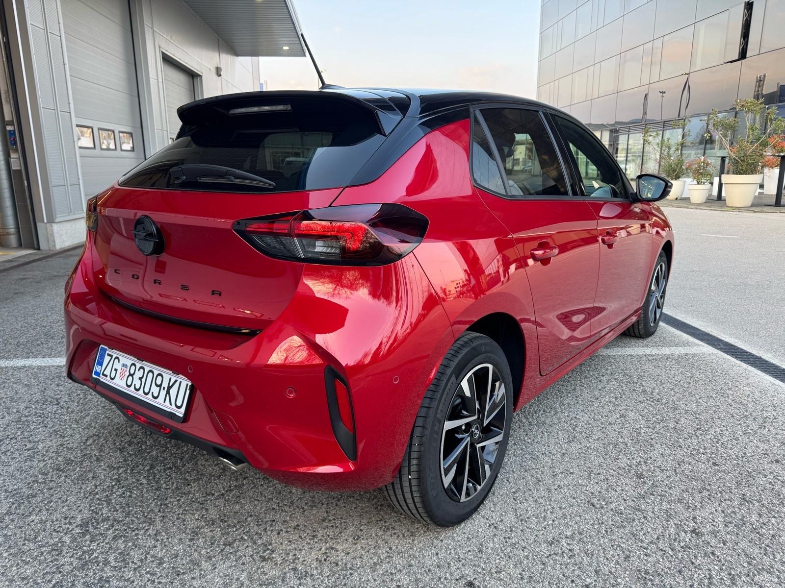 Opel Corsa 1,2 Turbo GS Line+ **NIJE UVOZ,2xKLJUČA,ORIGINA KM,74 KW**, pogled izvana - slika 5
