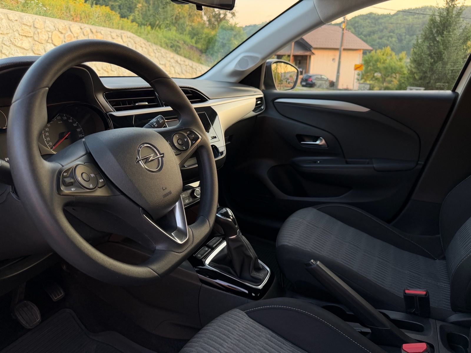 Opel Corsa 1,2 • Veliki servis • Tempomat • Klima, fotografija 9