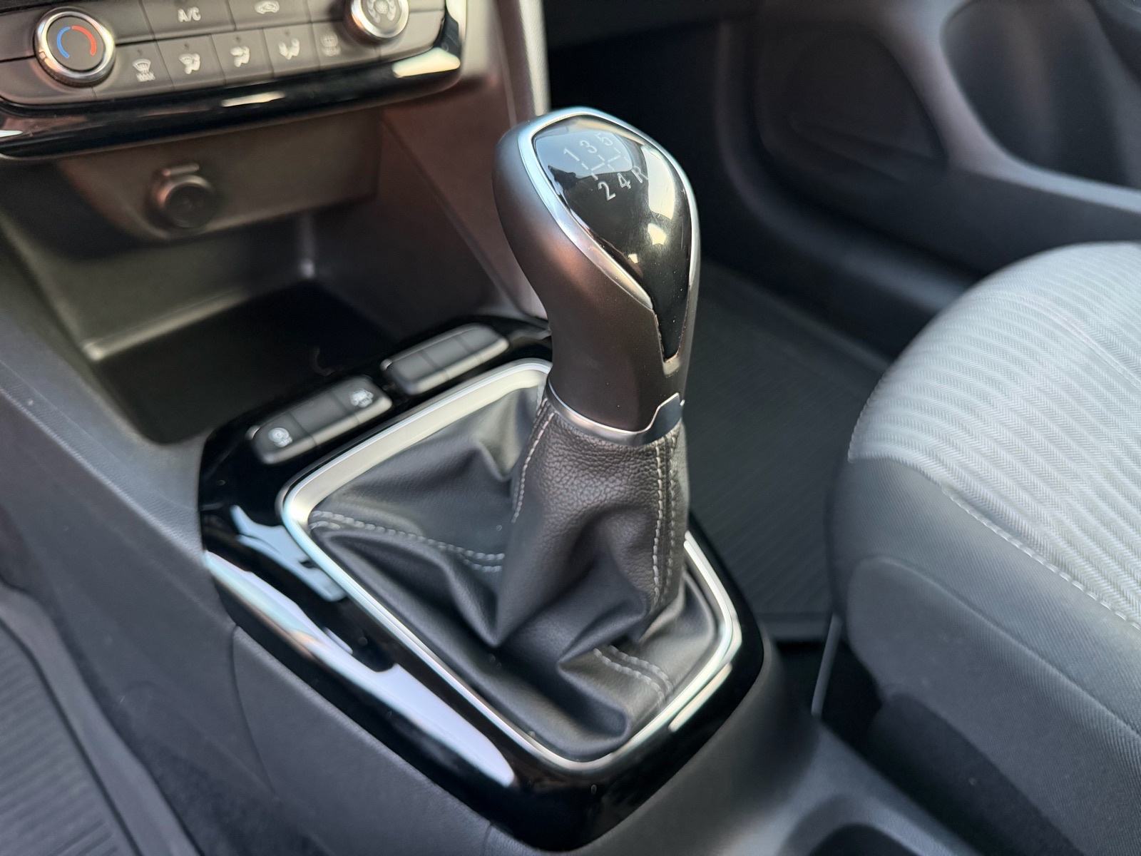 Opel Corsa 1,2 • Veliki servis • Tempomat • Klima, fotografija 17