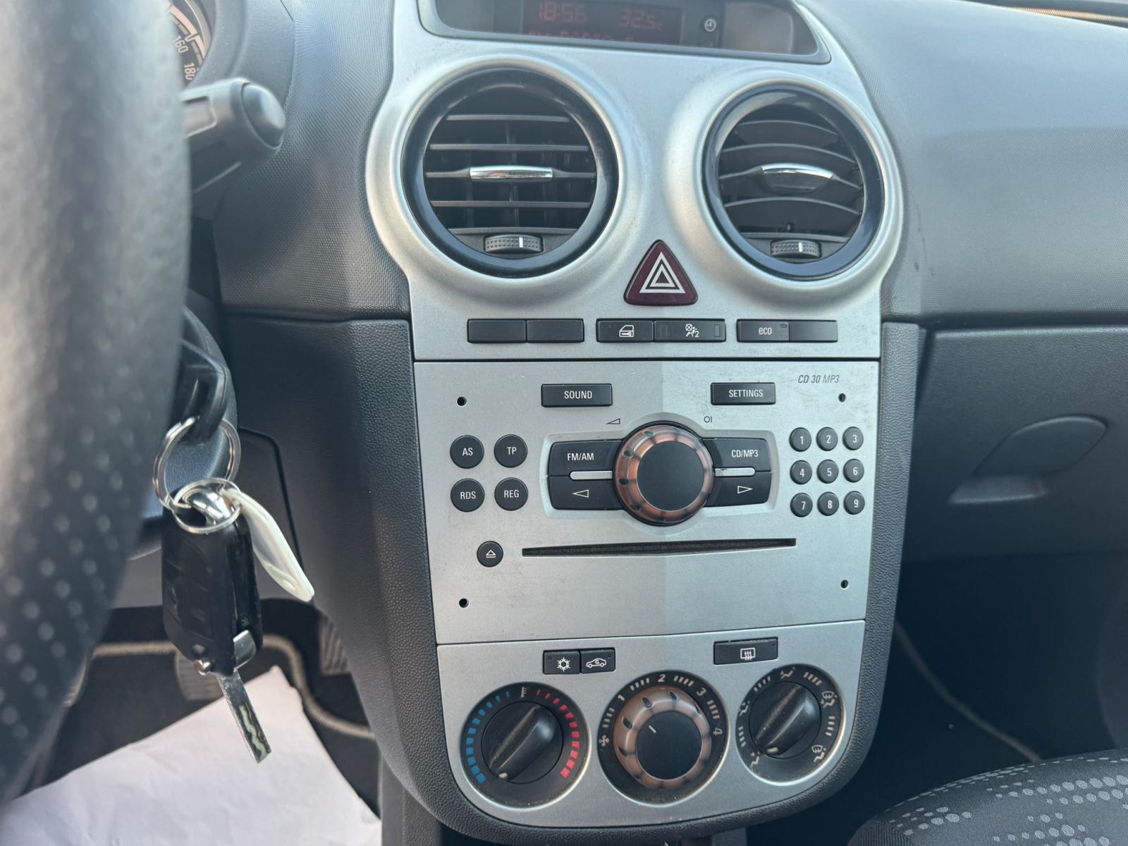 Opel Corsa 1,3 CDTI-2012gd.md-KLIMA-5vrata,tempomat,1.vlasnica,KARTICE, fotografija 18