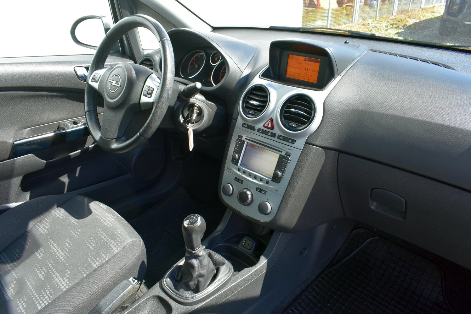 Opel Corsa 1,3 CDTI *DE* SERVISNA,NAVI,GRIJANJE SJEDALA,REG.DO 03/2027, fotografija 8