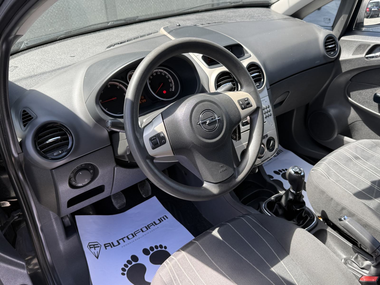Opel Corsa 1,3 CDTI ** KLIMA, HR AUTO, REG 1/27 **, fotografija 9