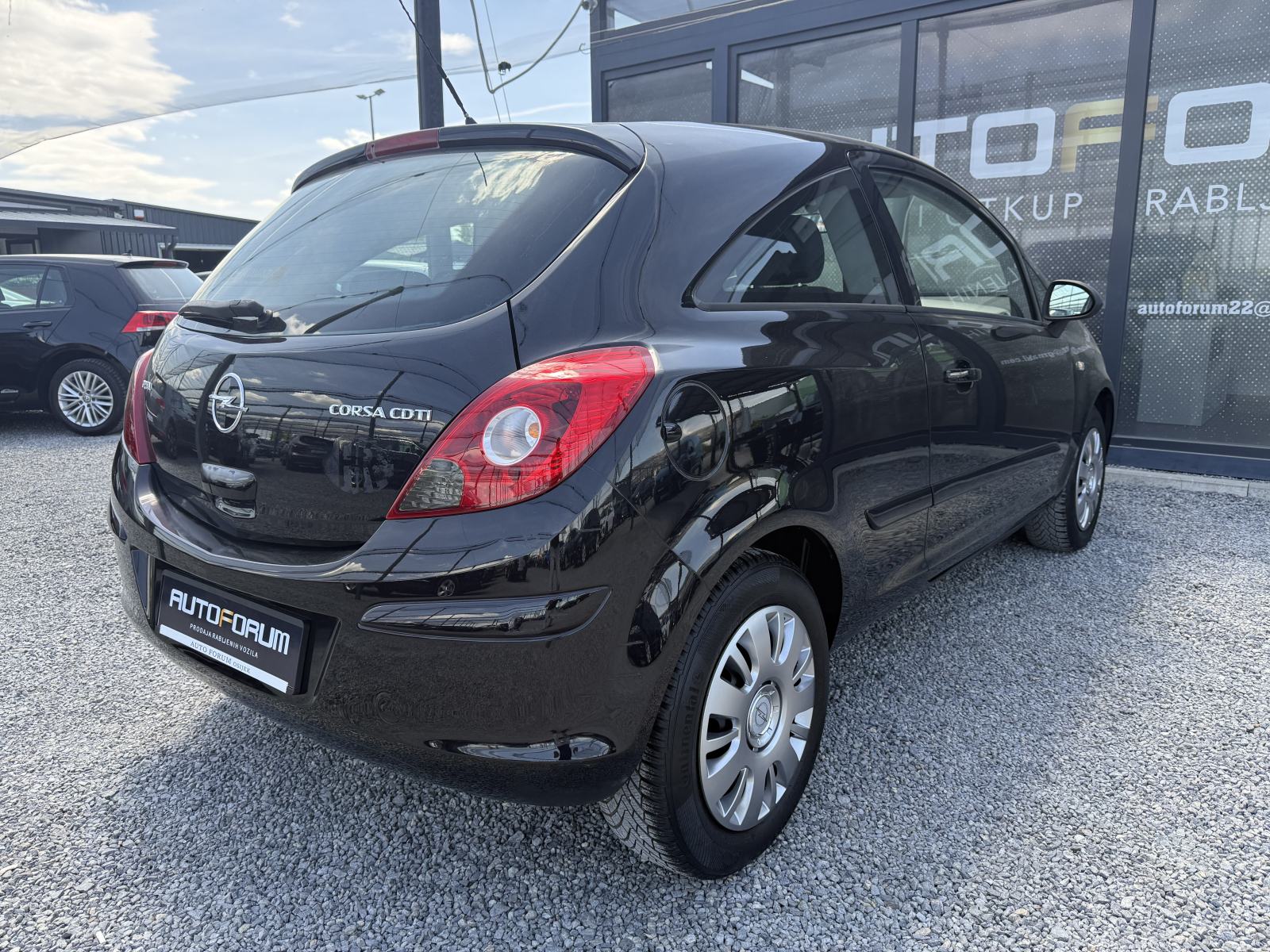Opel Corsa 1,3 CDTI ** KLIMA, HR AUTO, REG 1/27 **, fotografija 6