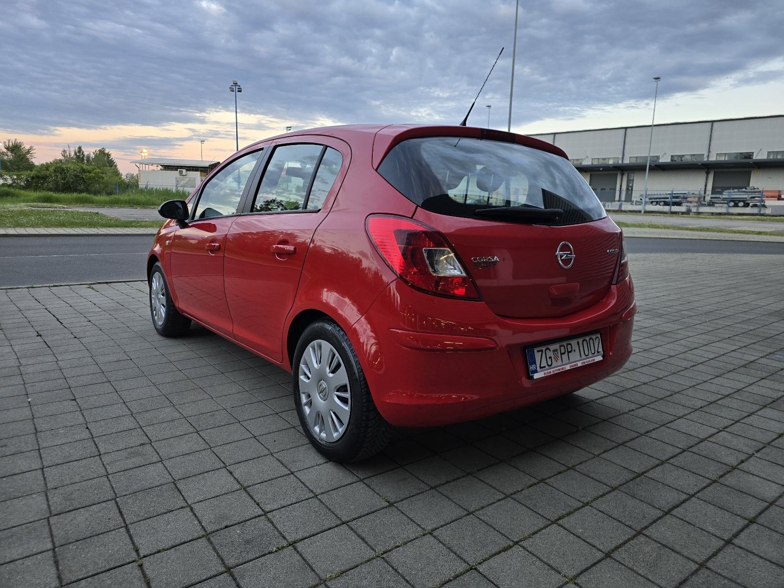 Opel Corsa 1,3 CDTI / Klima / Nap.Servis / 5 vrata / Multimedija /, fotografija 3