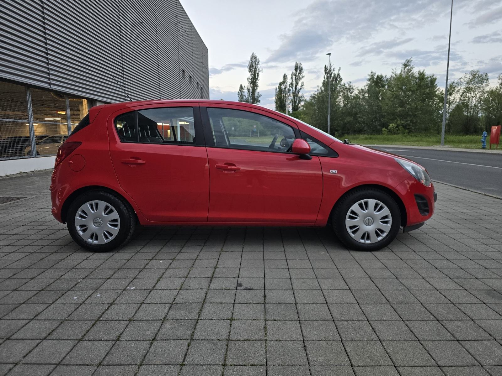 Opel Corsa 1,3 CDTI / Klima / Nap.Servis / 5 vrata / Multimedija /, fotografija 6