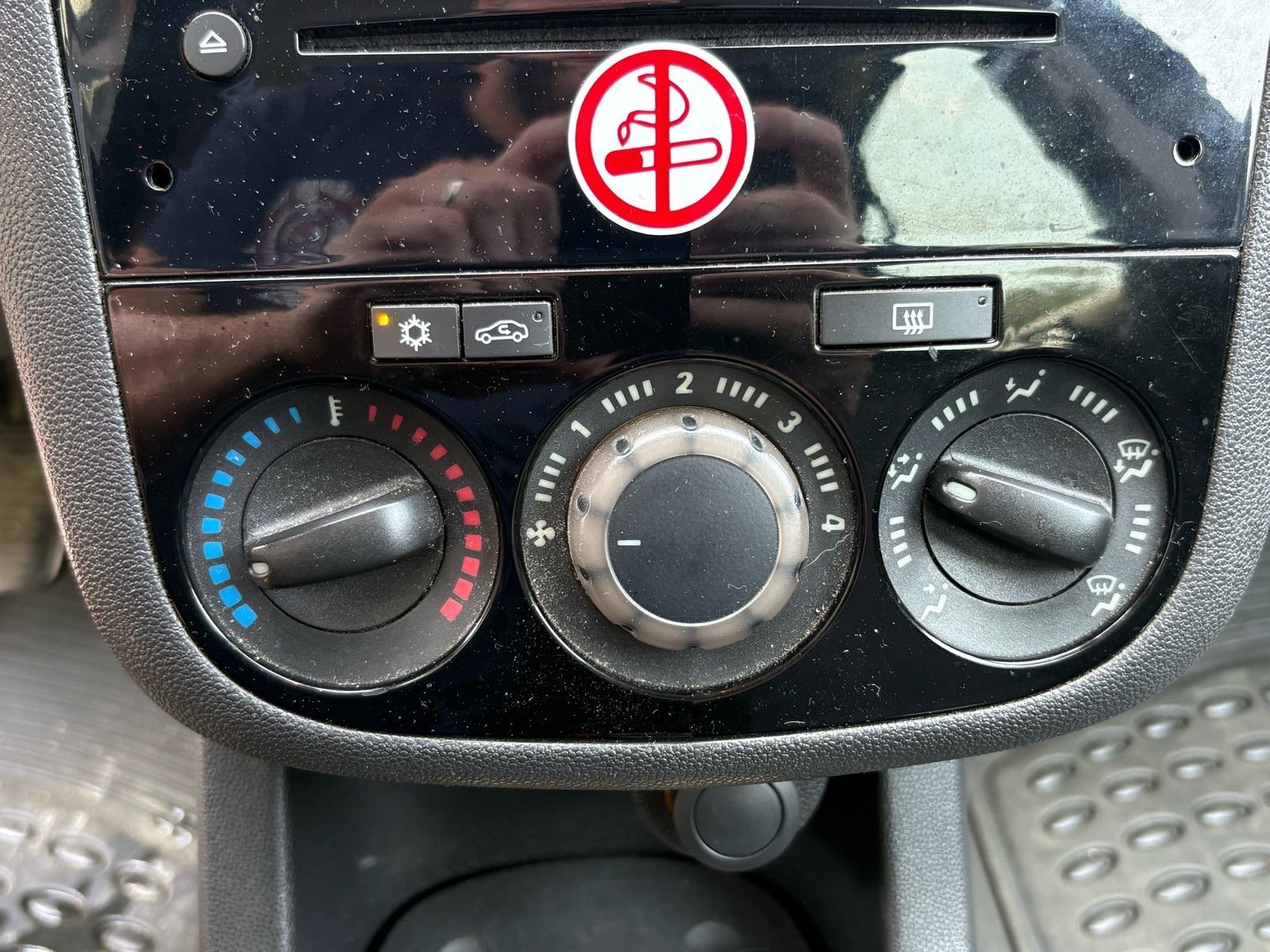 Opel Corsa 1,3 CDTI, Klima, Odlicno stanje, fotografija 8