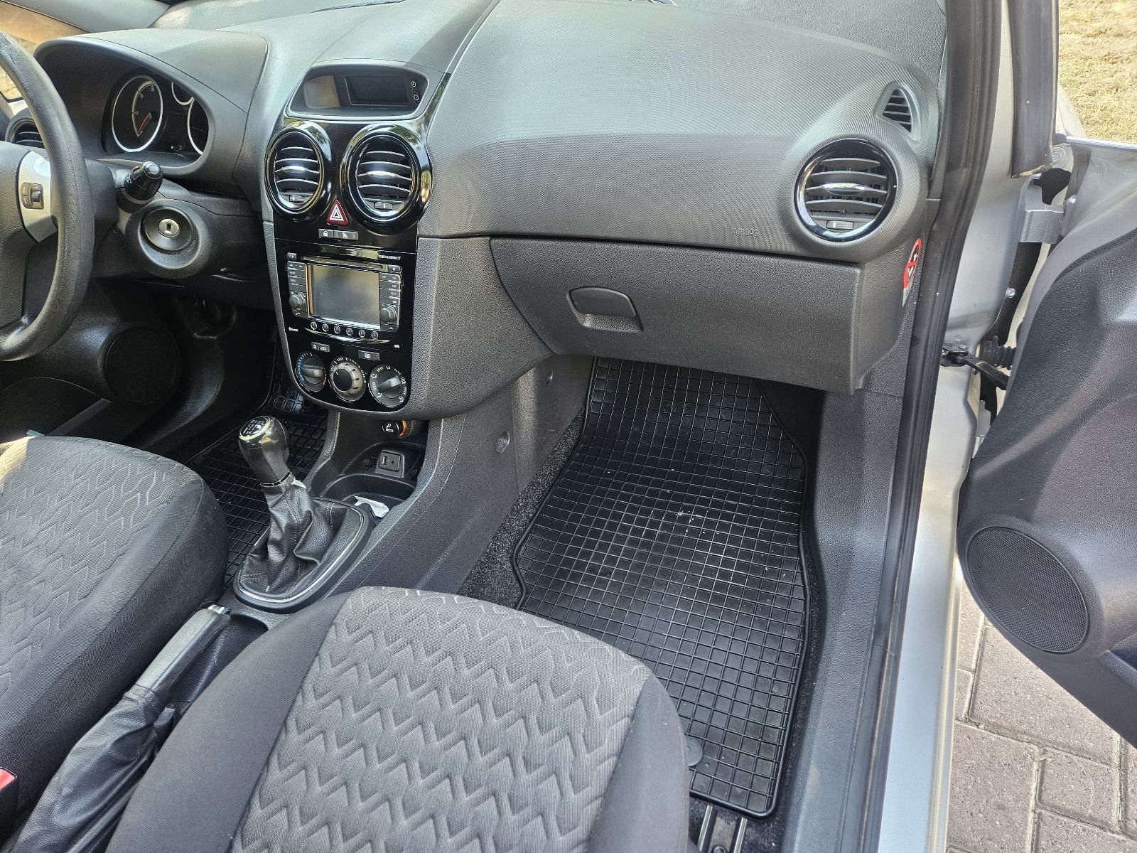 Opel Corsa 1,3 CDTI ,NVIGACIJA,EL PAKET,REG.19.03.2027 ., fotografija 18