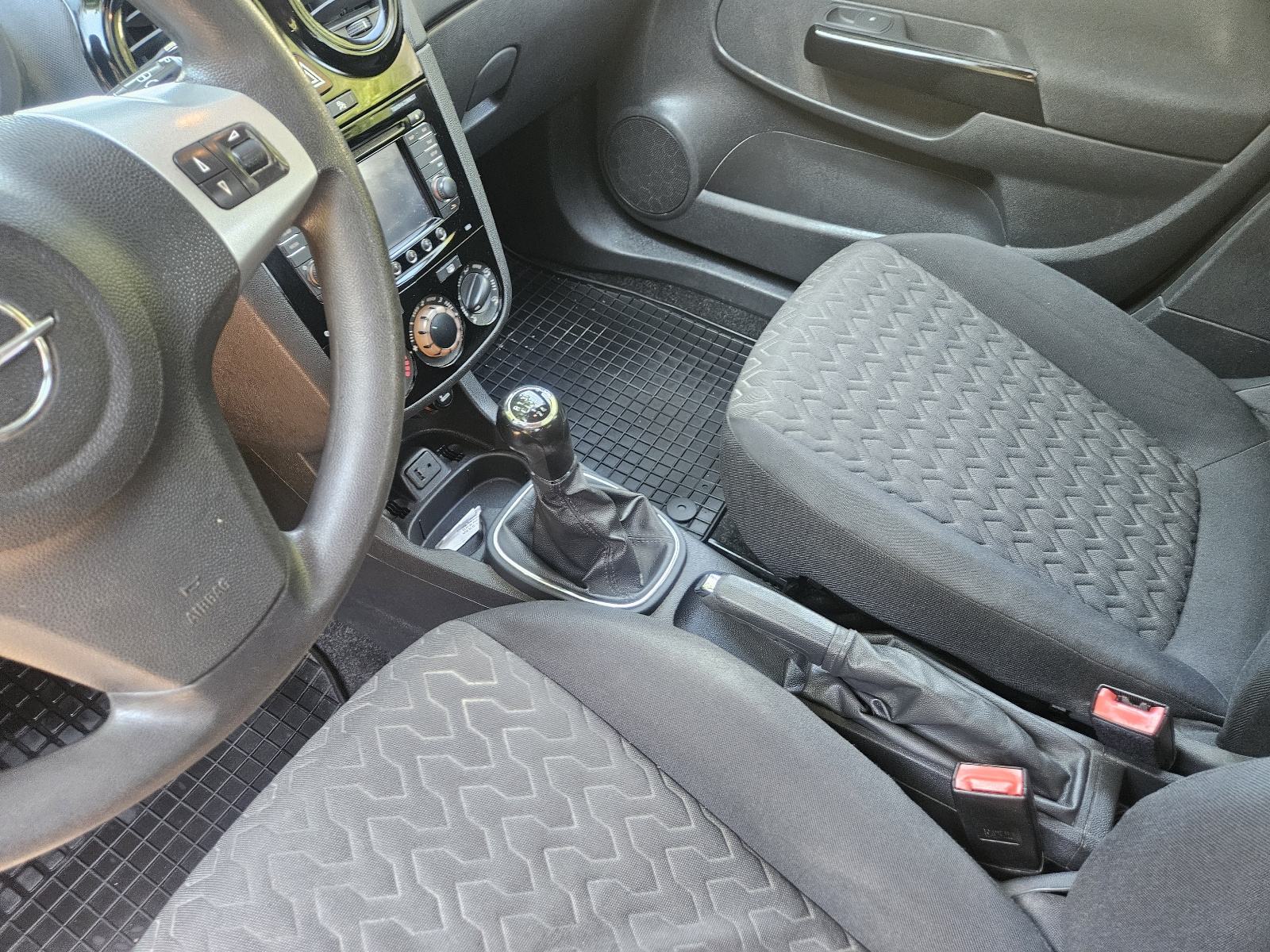 Opel Corsa 1,3 CDTI ,NVIGACIJA,EL PAKET,REG.19.03.2027 ., fotografija 19