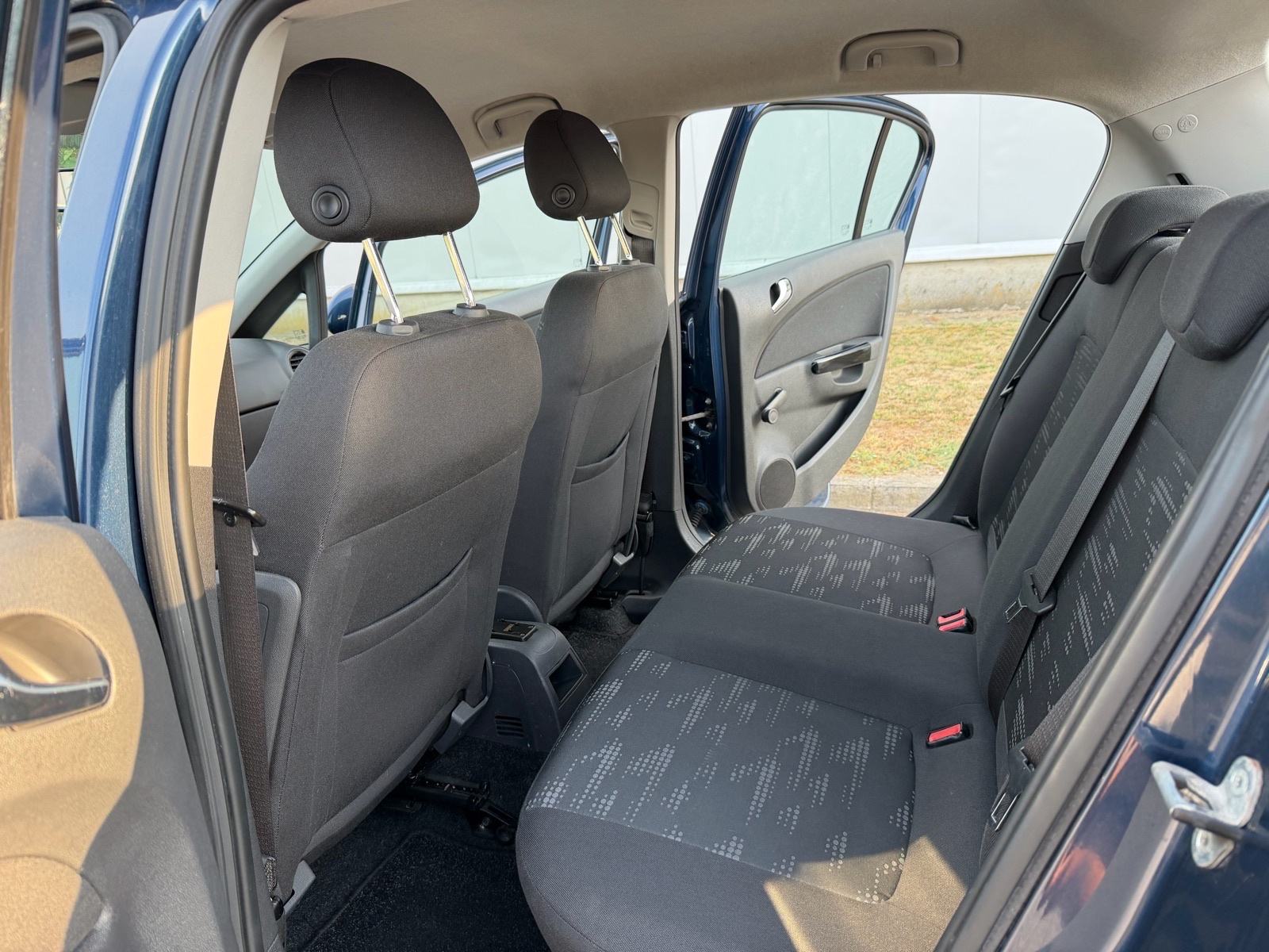 Opel Corsa 1,3 CDTI 135000km Tvornicko Stanje, fotografija 11