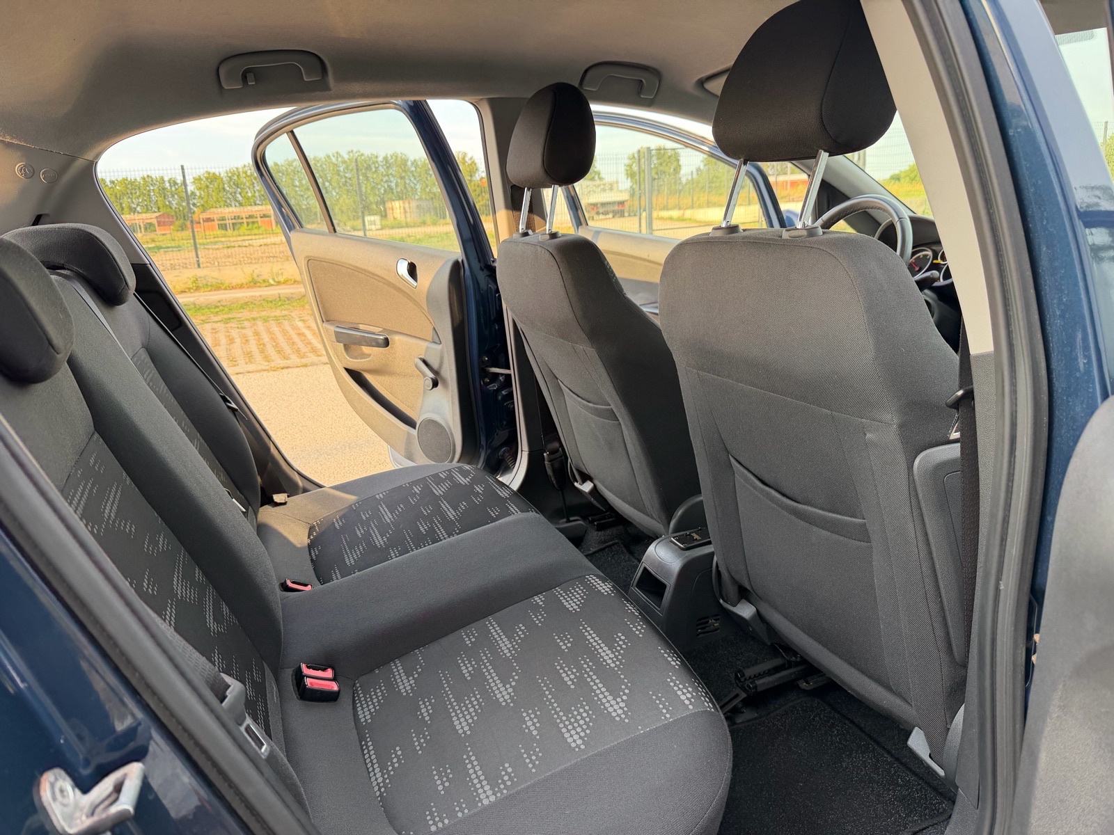 Opel Corsa 1,3 CDTI 135000km Tvornicko Stanje, fotografija 12
