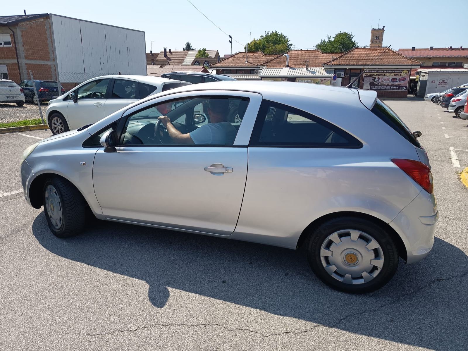 Opel Corsa 1,3 CDTI, fotografija 8