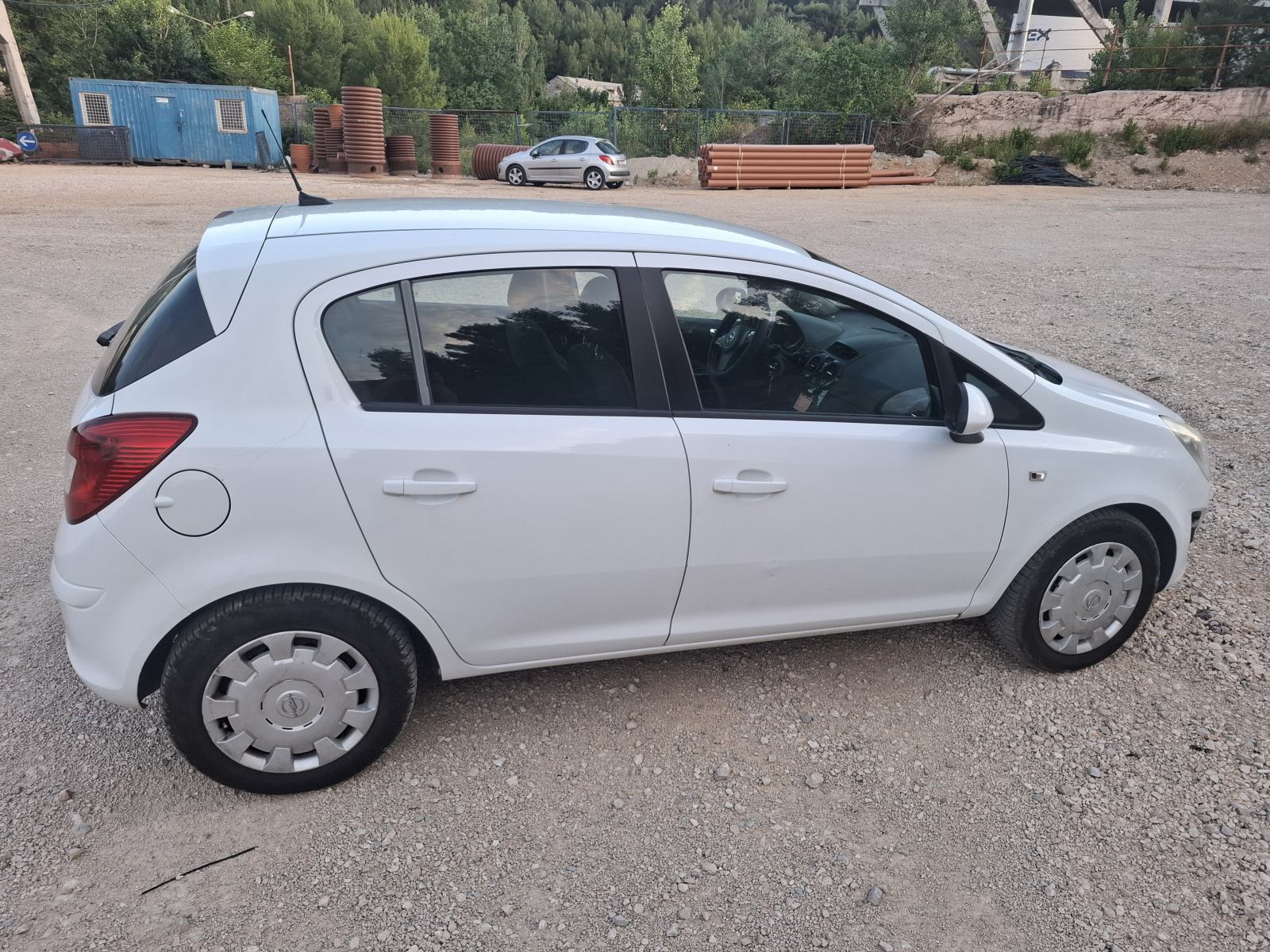 Opel Corsa 1.3 CDTI super stanje reg 03.2027, fotografija 2