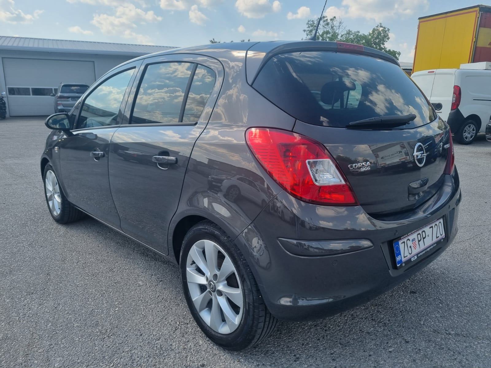 Opel Corsa 1.3 jtd *klima*alu 16*xenon*navi*, fotografija 4