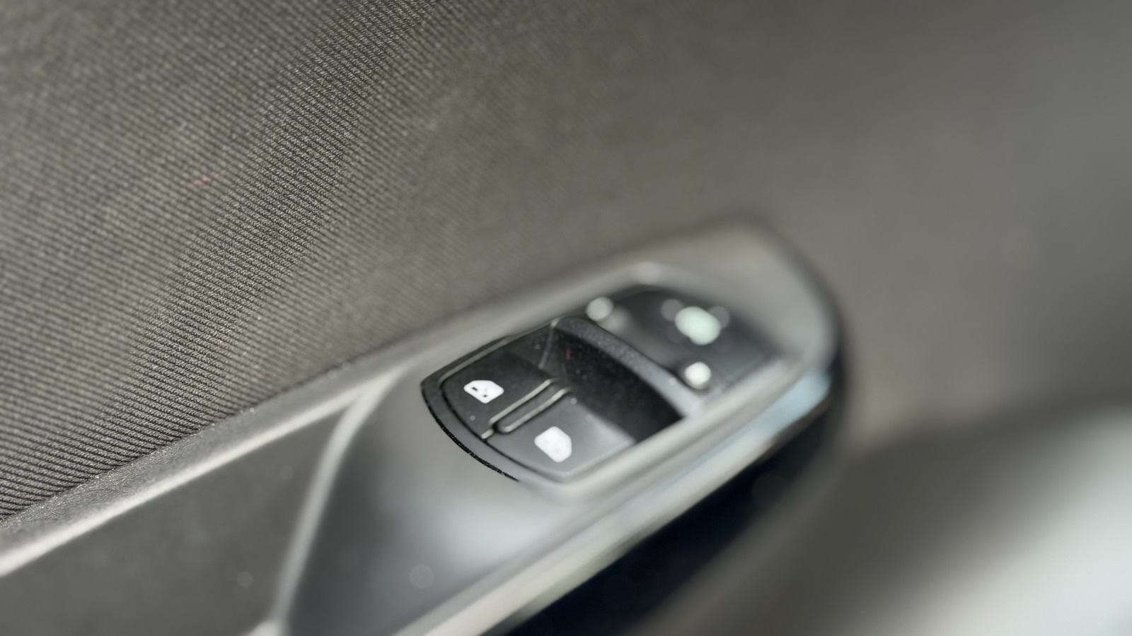 Opel Corsa 1.3cdti VELIKI SERVIS***NAVI***DIGITALNA KLIMA***UREDNA, fotografija 17