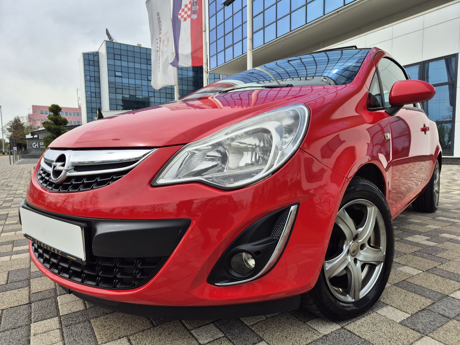 Opel Corsa 1,4 16V **ACTIVE**KLIMA**PANORAMA KROV**ALU**REG 1 GOD**, fotografija 3