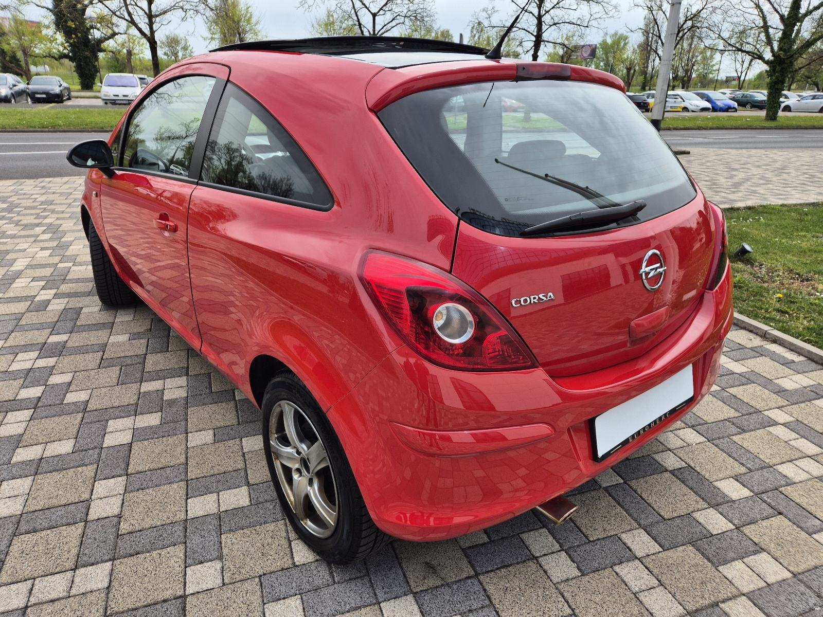 Opel Corsa 1,4 16V **ACTIVE**KLIMA**PANORAMA KROV**ALU**REG 1 GOD**, fotografija 6
