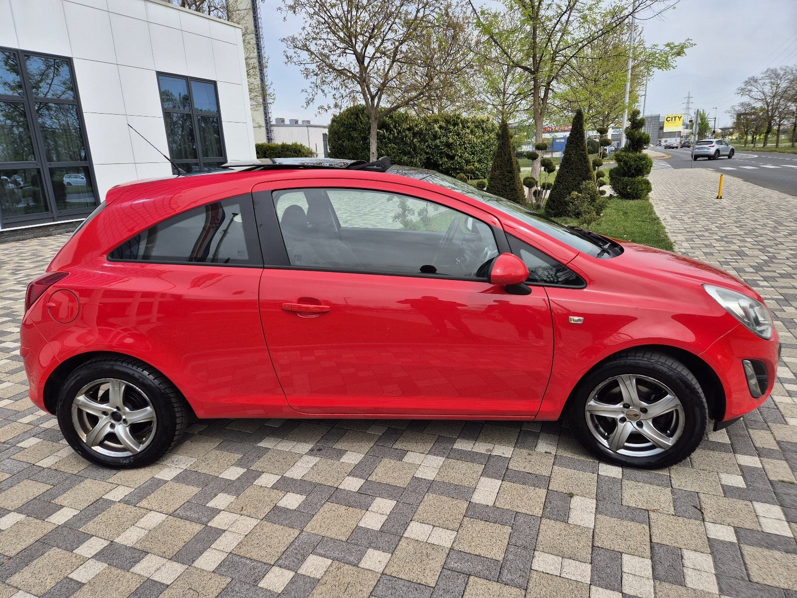 Opel Corsa 1,4 16V **ACTIVE**KLIMA**PANORAMA KROV**ALU**REG 1 GOD**, fotografija 12