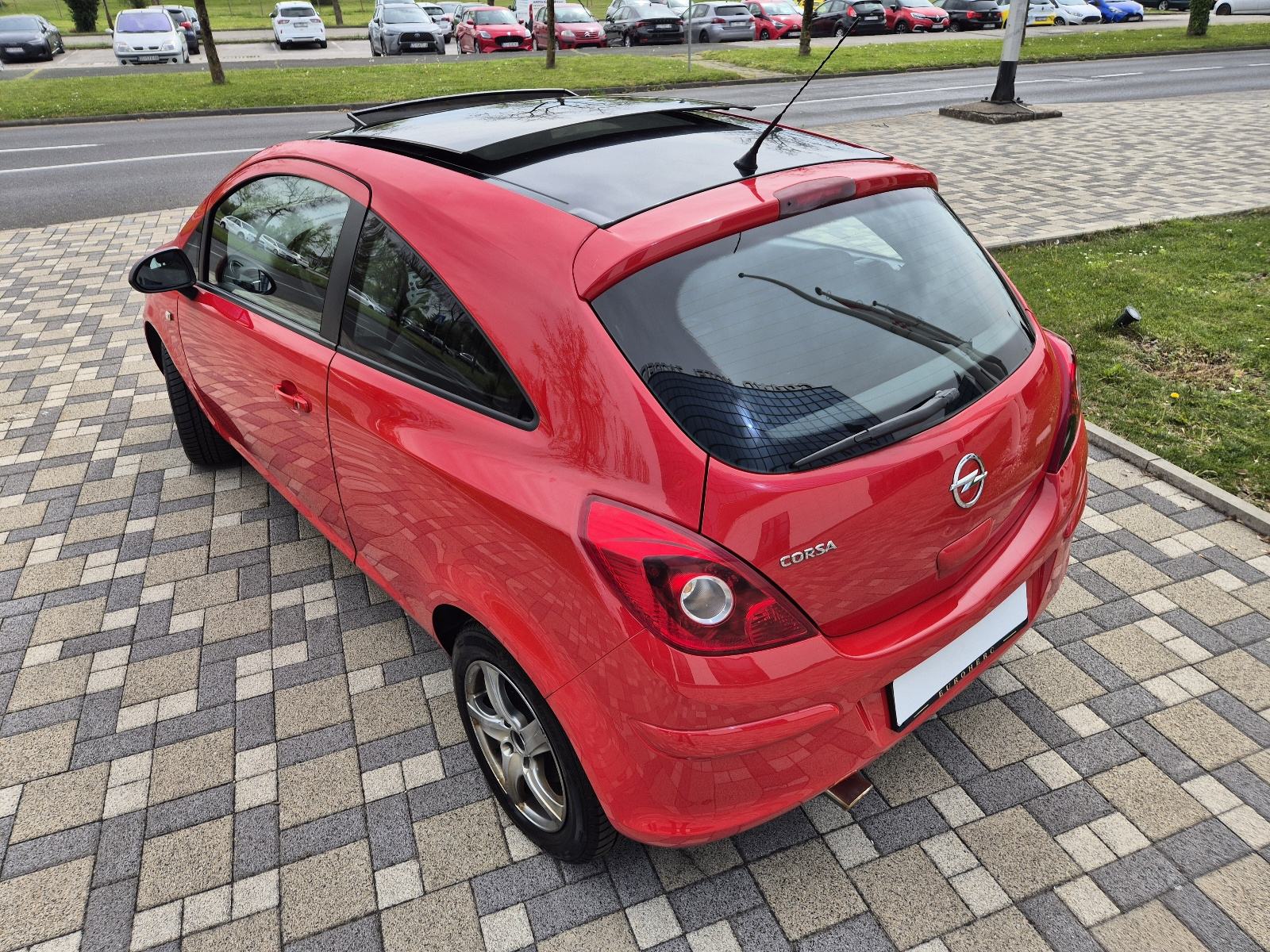 Opel Corsa 1,4 16V **ACTIVE**KLIMA**PANORAMA KROV**ALU**REG 1 GOD**, fotografija 5