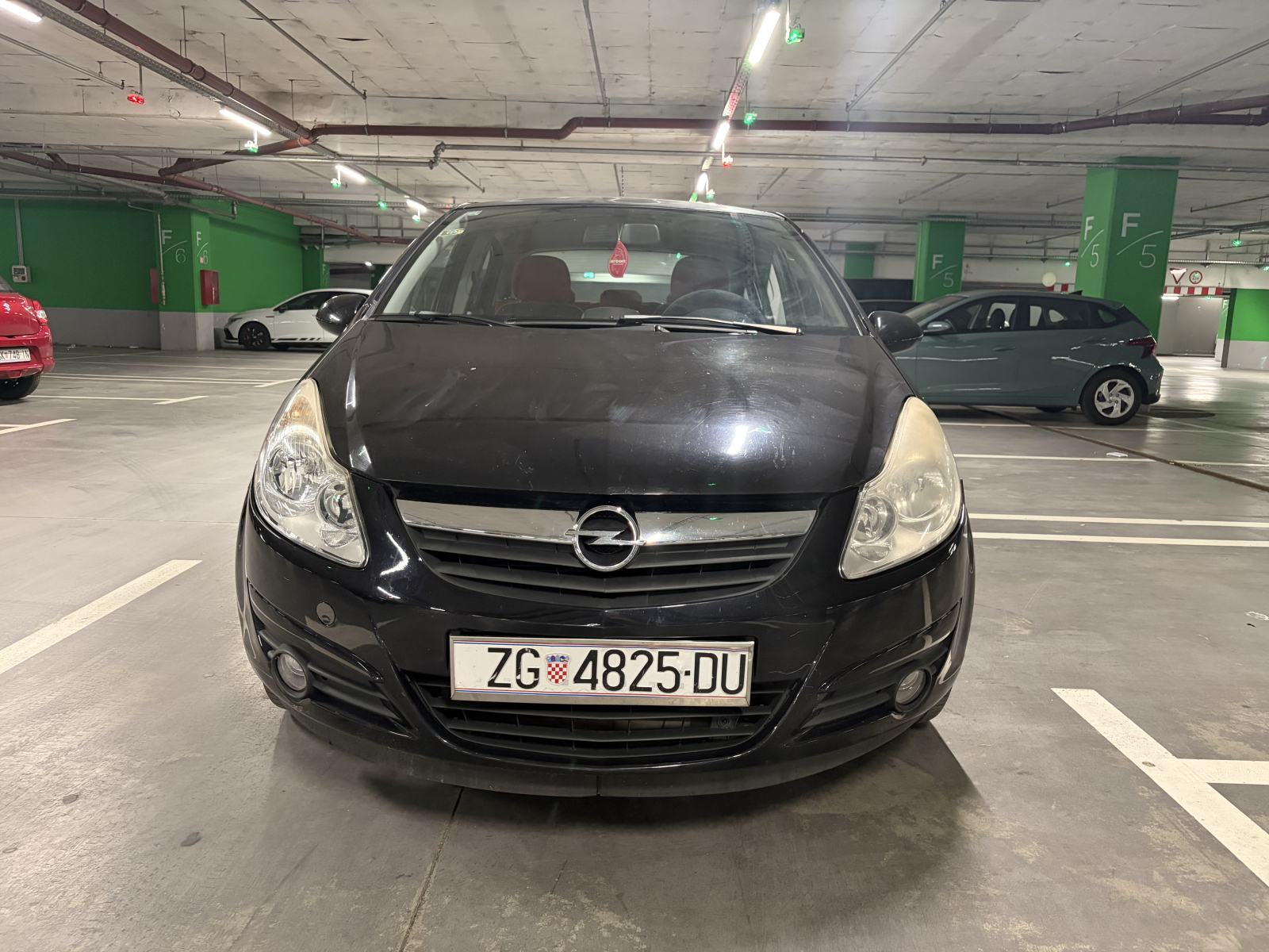 Opel Corsa 1,4 16V, fotografija 2
