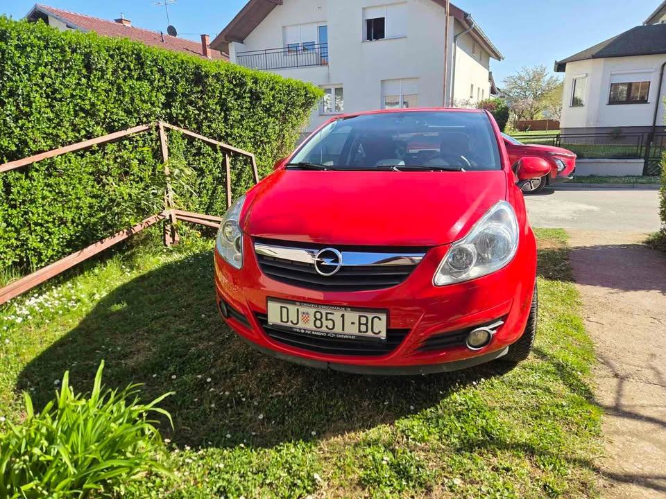 Opel Corsa 1,4 16V + plin, fotografija 1