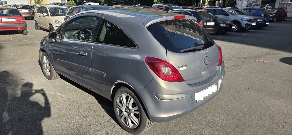 Opel Corsa 1,4 16V, fotografija 3