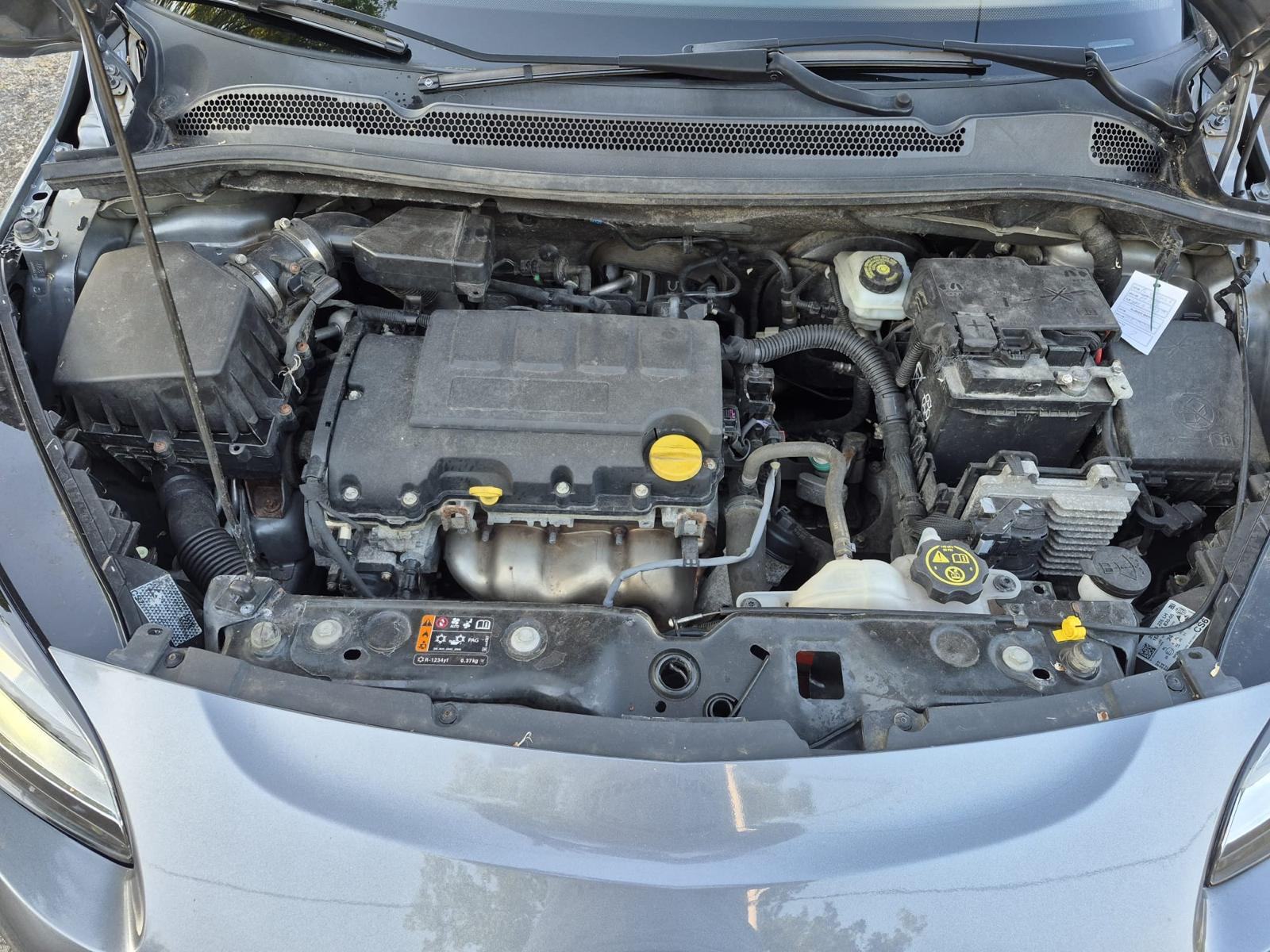 Opel Corsa 1,4 / 77.250 km / servisna knjiga / 5 vrata, fotografija 16