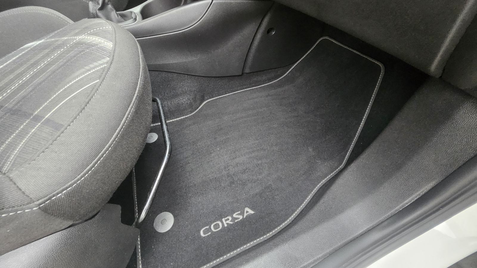 Opel Corsa 1,4 Automatik - 1.VLASNIK - NIJE UVOZ - 78 000 KM -, fotografija 14