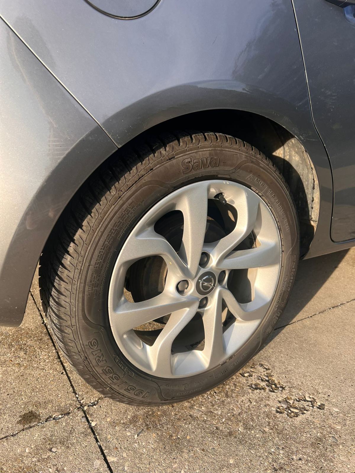 Opel Corsa 1,4 COLOR EDITION, fotografija 9