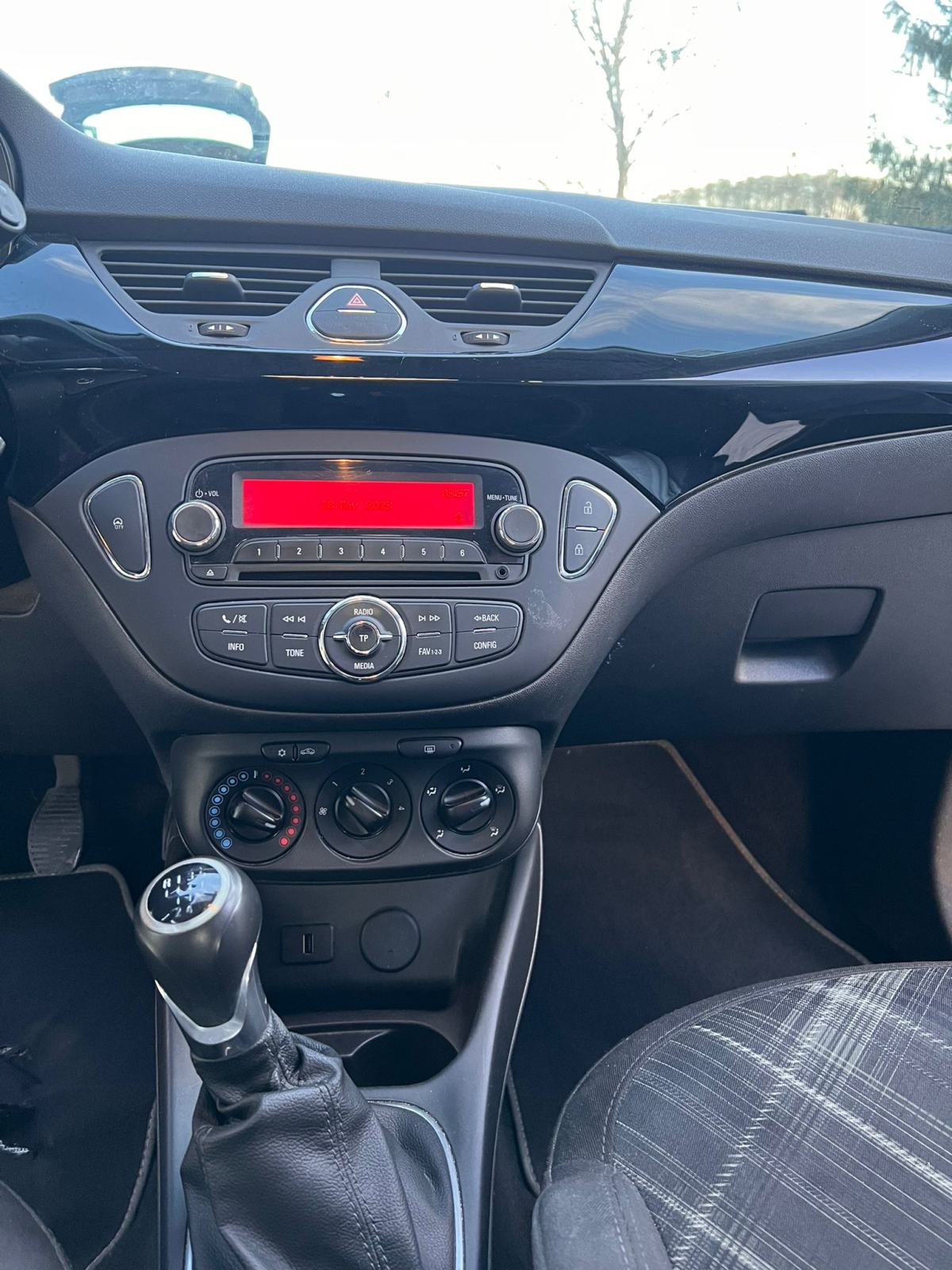 Opel Corsa 1,4 COLOR EDITION, fotografija 6