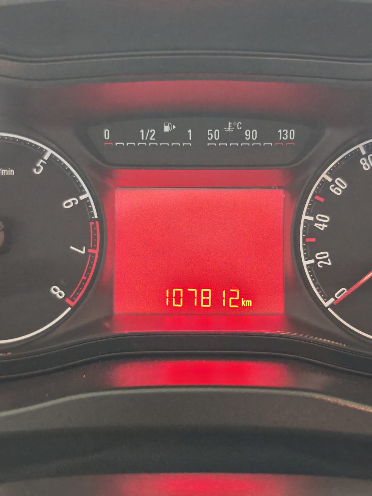 Opel Corsa 1,4 COLOR EDITION, fotografija 11