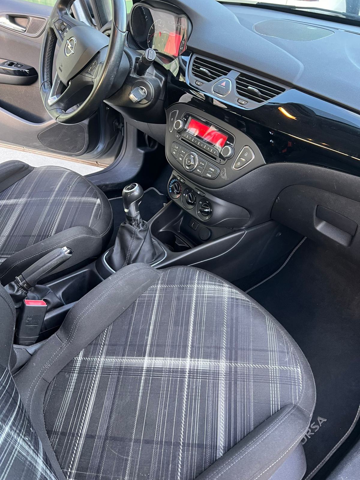 Opel Corsa 1,4 COLOR EDITION, fotografija 5