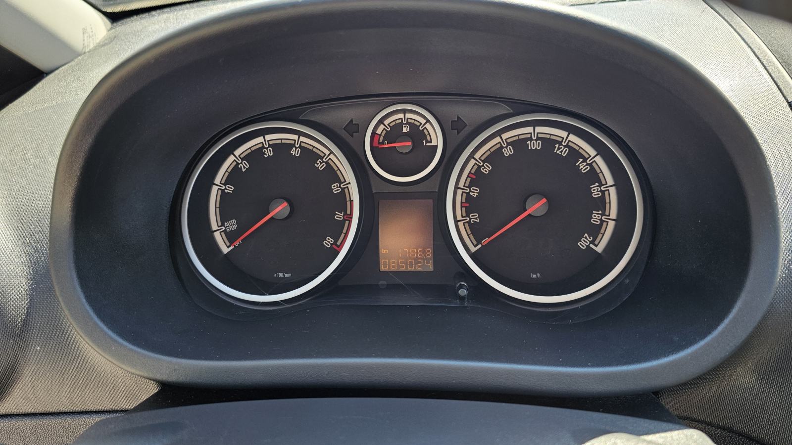 Opel Corsa 1,4 COLOR EDITION 74 kW, fotografija 11