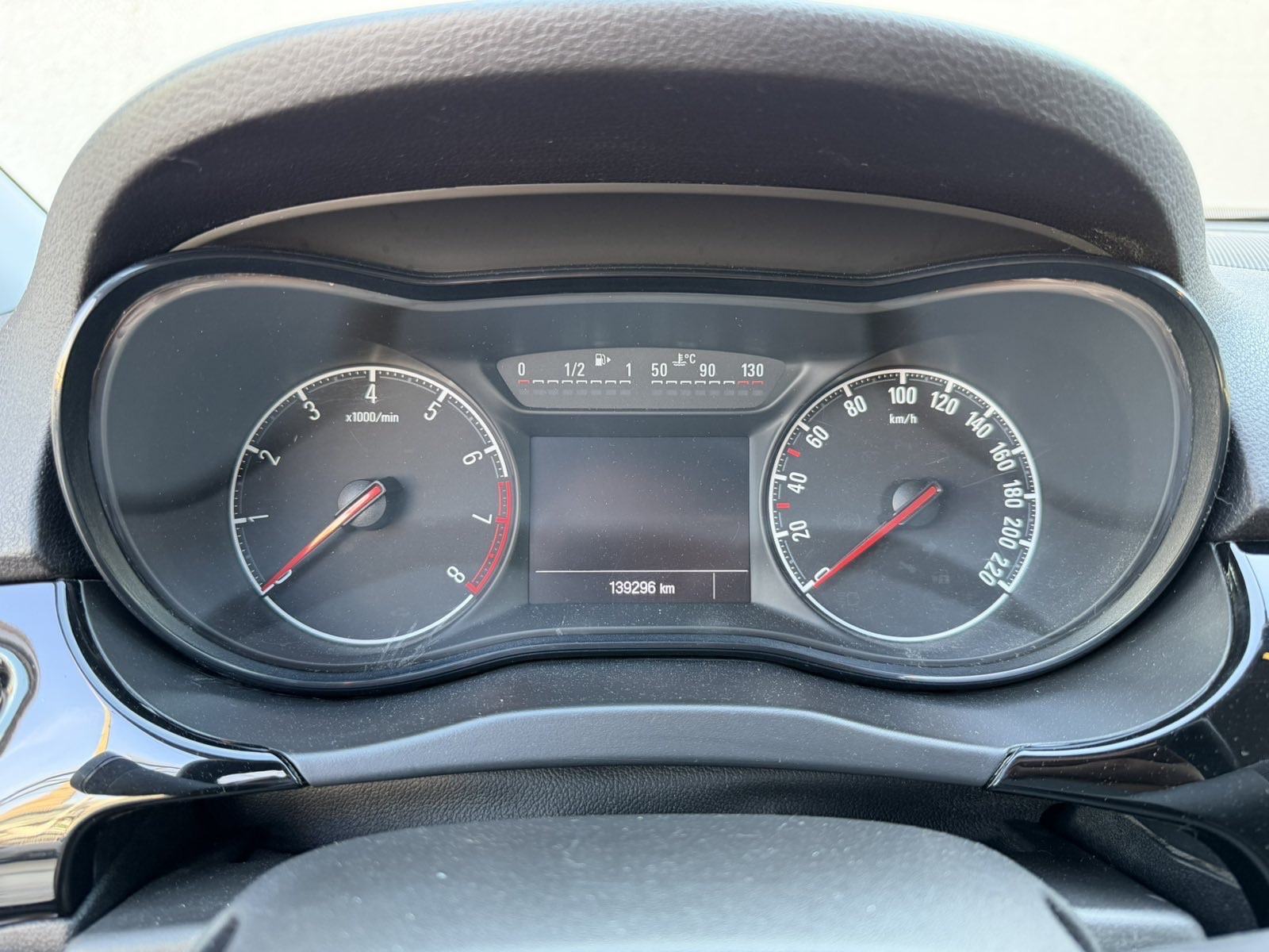 OPEL CORSA 1,4 Edition (KLIMA, LED, SERVISNA, TEMPOMAT…), fotografija 17