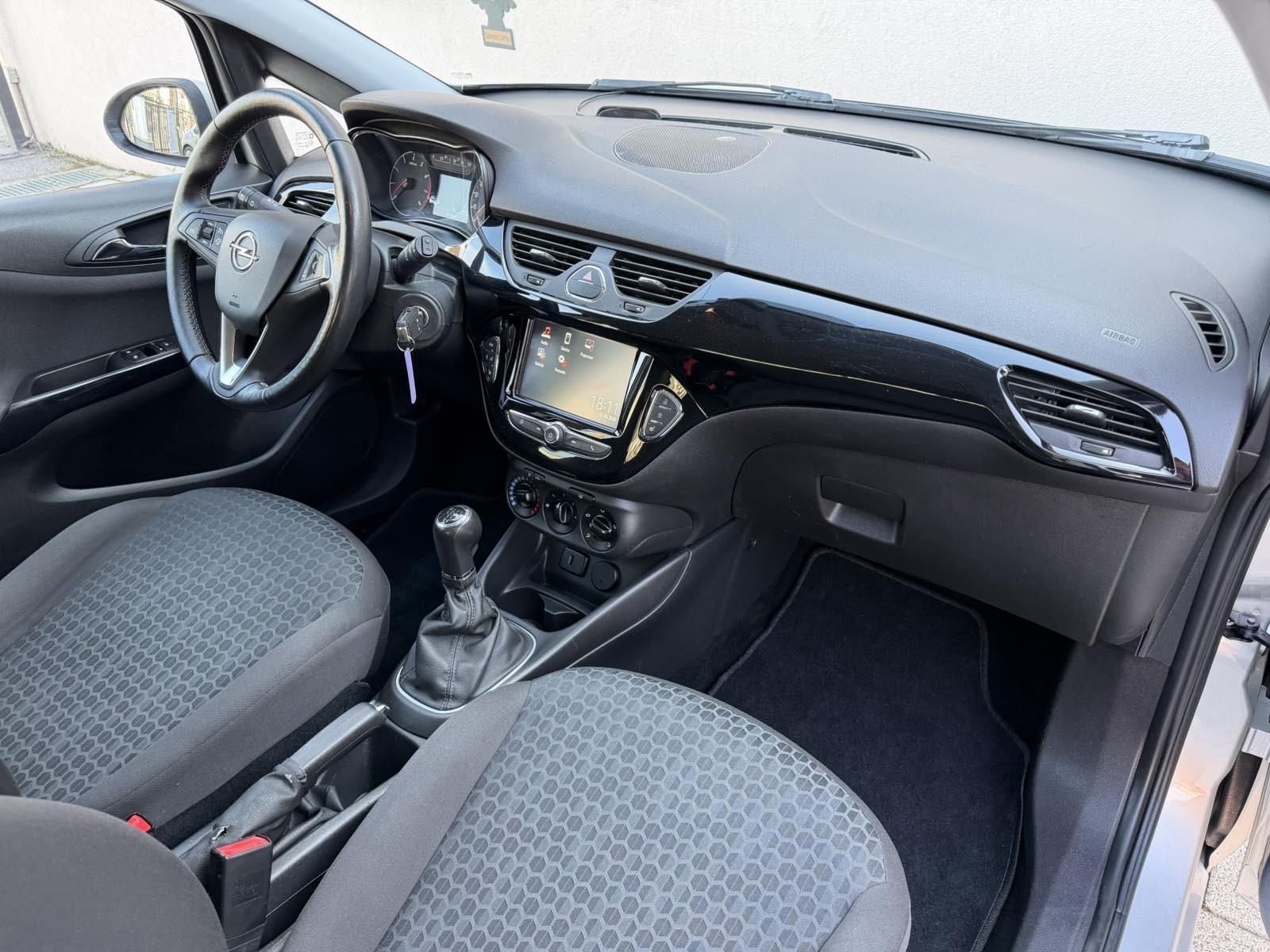 OPEL CORSA 1,4 Edition (KLIMA, LED, SERVISNA, TEMPOMAT…), fotografija 20