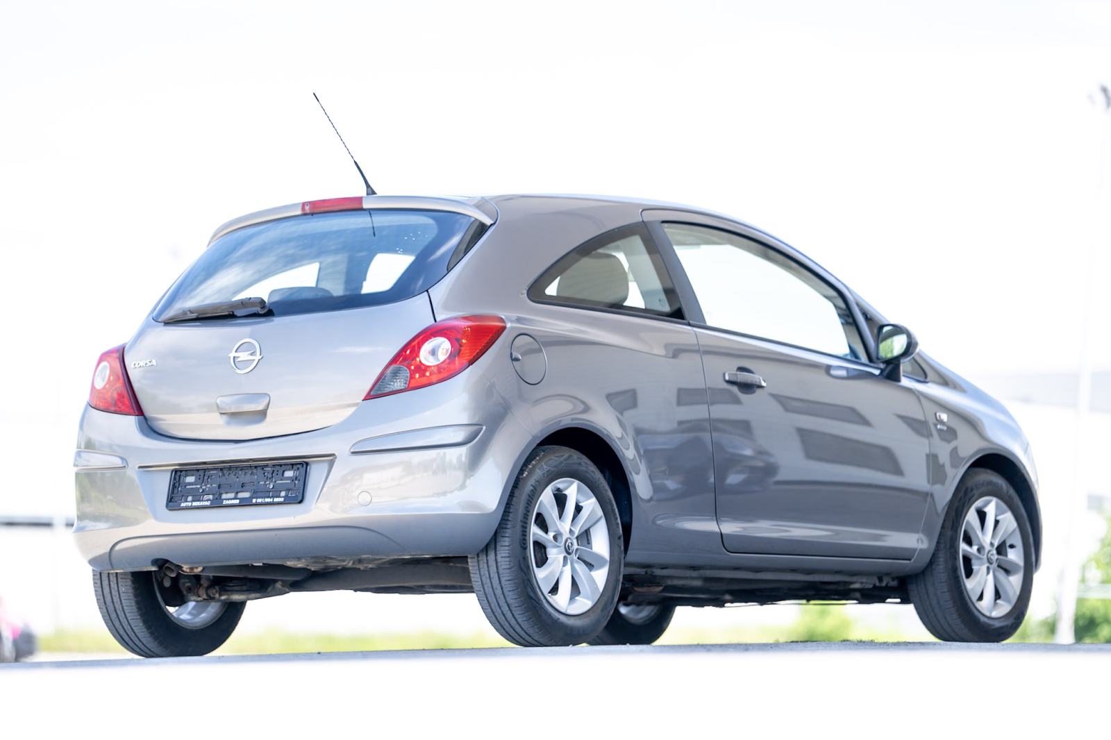 OPEL CORSA 1.4 16V KLIMA, TEMPOMAT, SERVISNA, fotografija 4