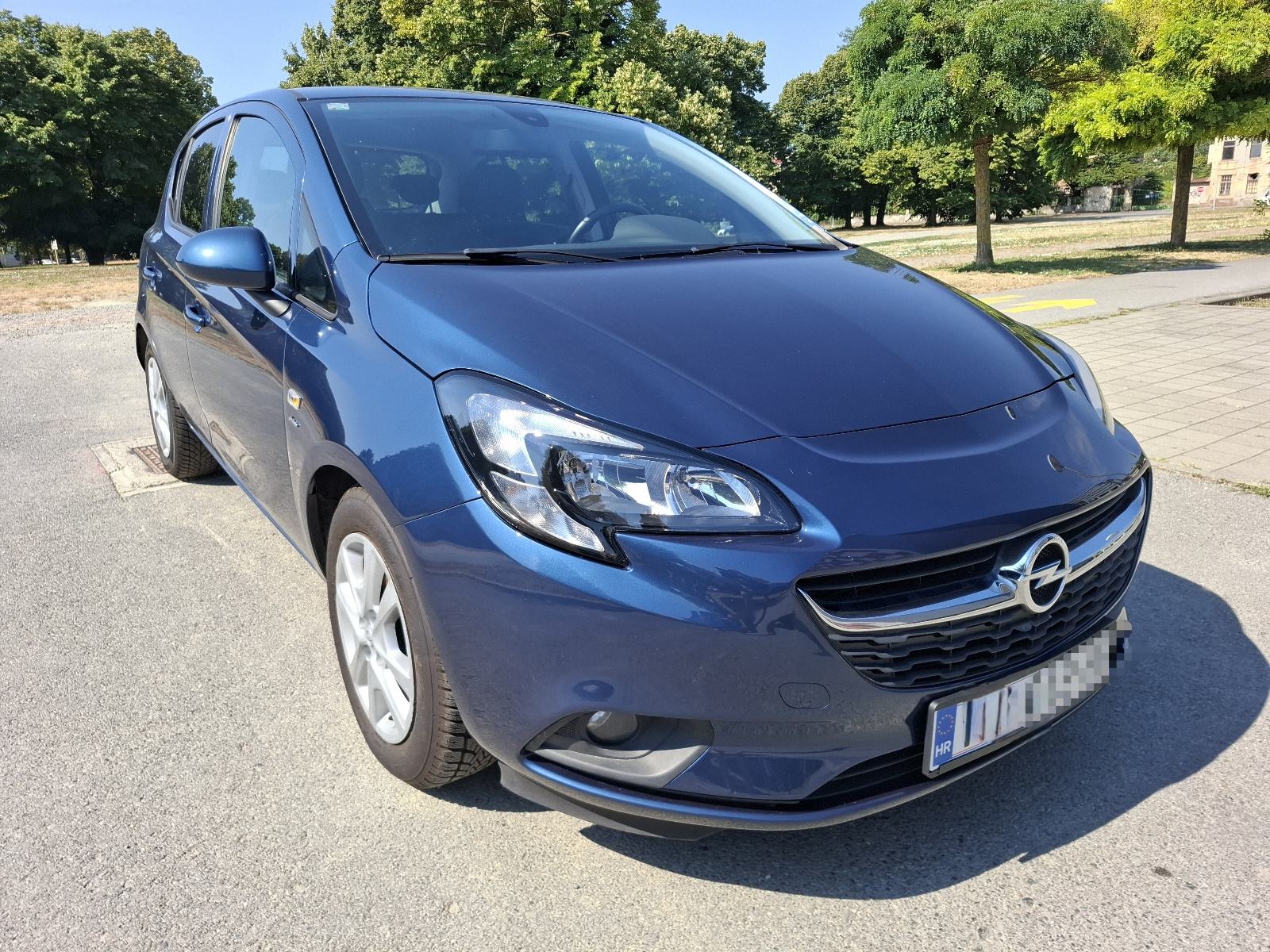 Opel Corsa 1,4. I , 5 vrata , klima Samo 59.000.km, fotografija 3