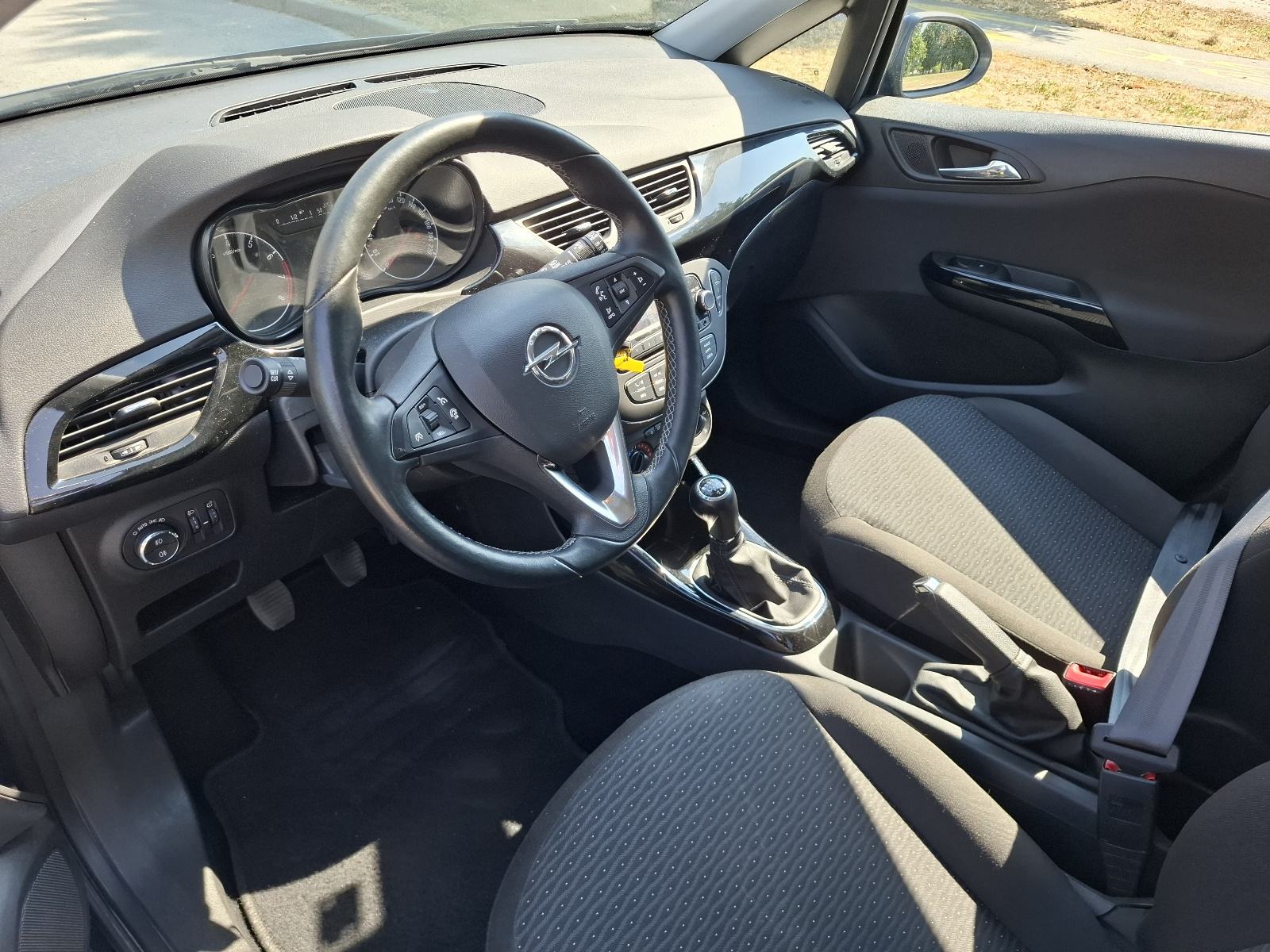 Opel Corsa 1,4. I , 5 vrata , klima Samo 59.000.km, fotografija 10