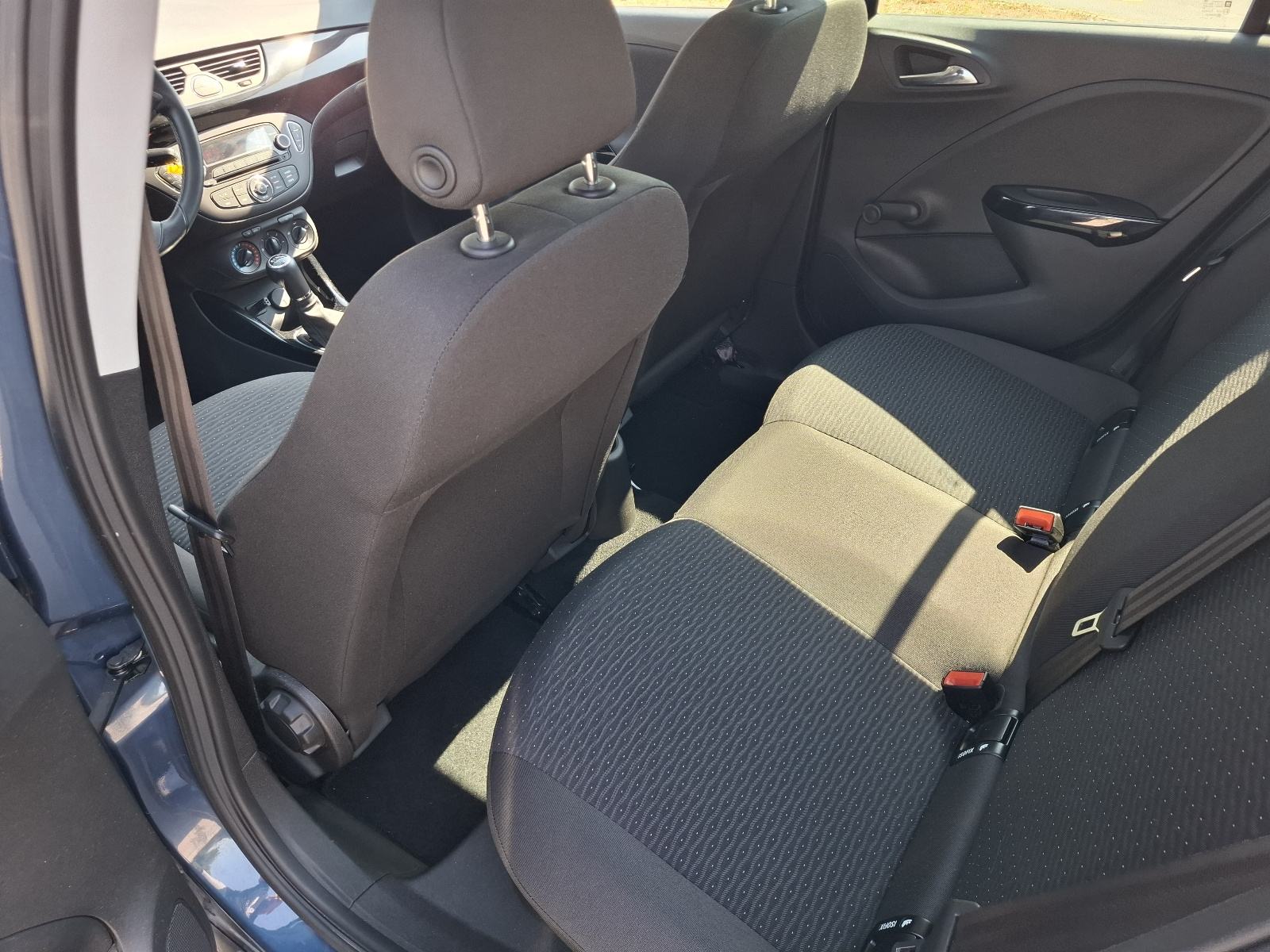 Opel Corsa 1,4. I , 5 vrata , klima Samo 59.000.km, fotografija 11