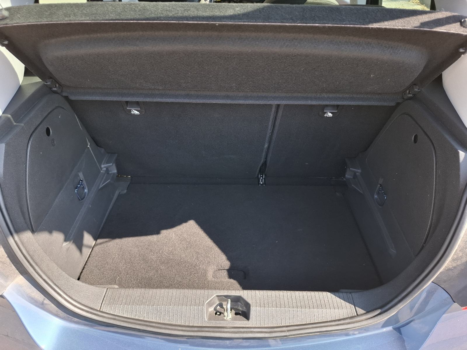 Opel Corsa 1,4. I , 5 vrata , klima Samo 59.000.km, fotografija 13