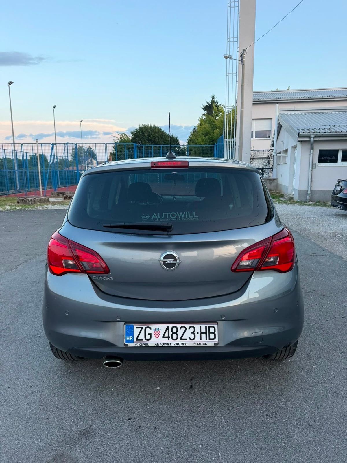 Opel Corsa 1,4, fotografija 2