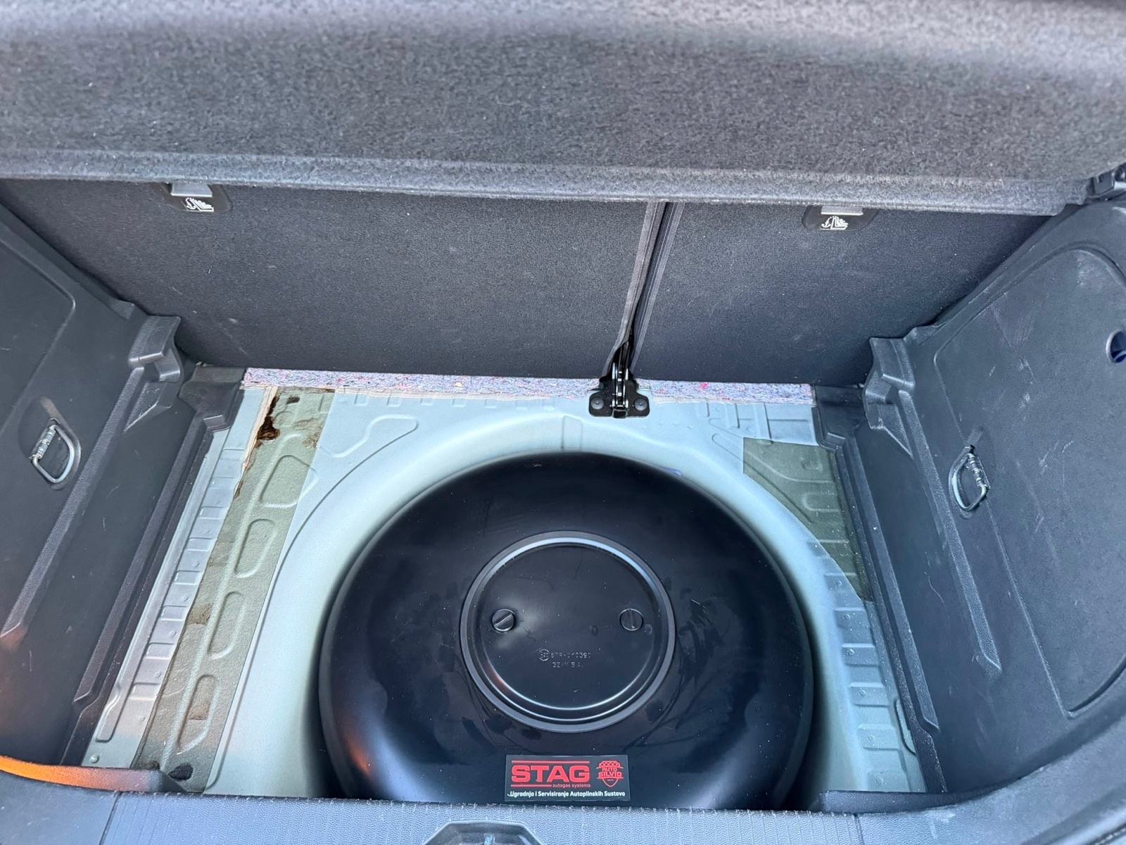 Opel Corsa 1,4, fotografija 9