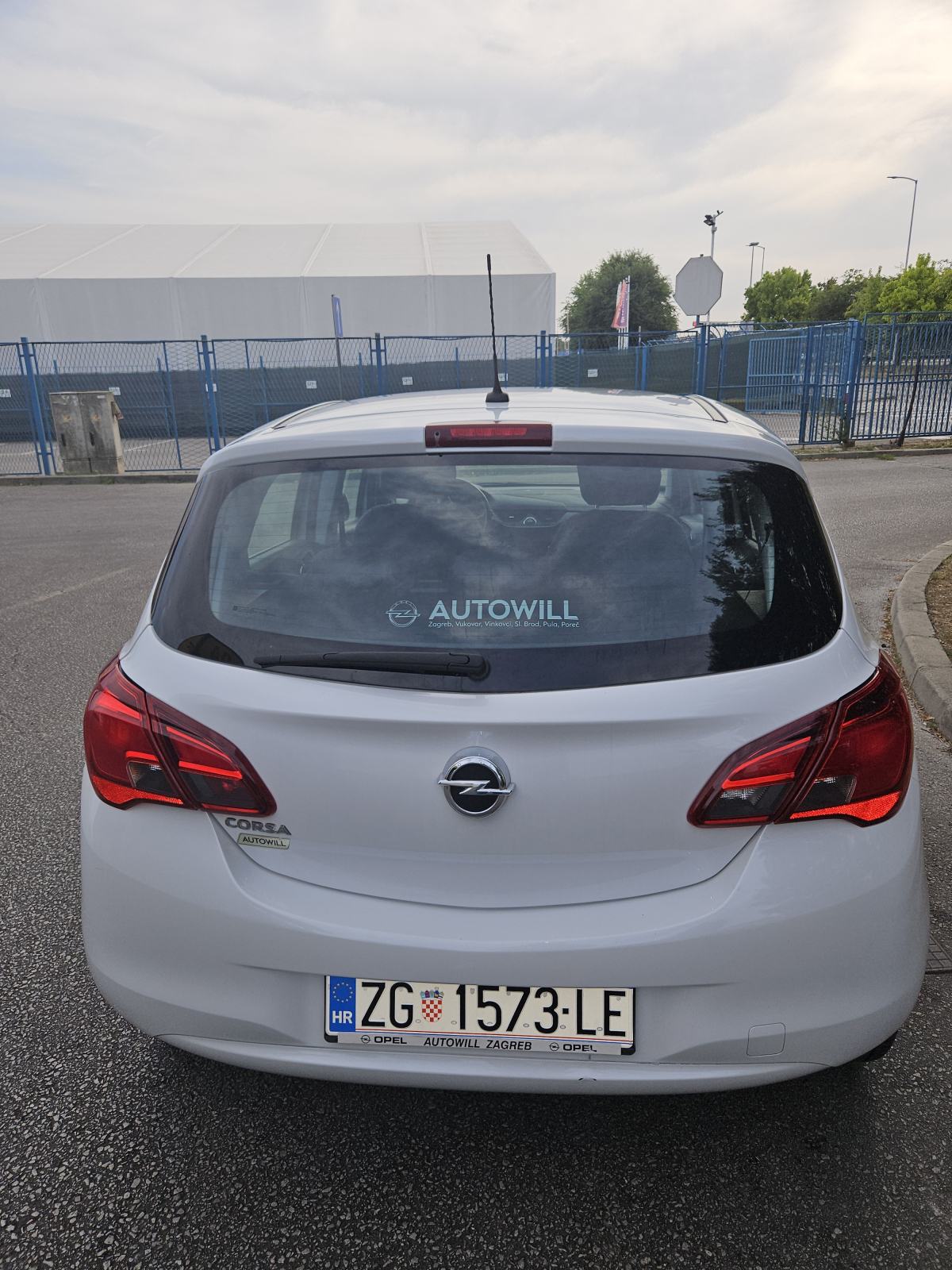 Opel Corsa 1.4, fotografija 2