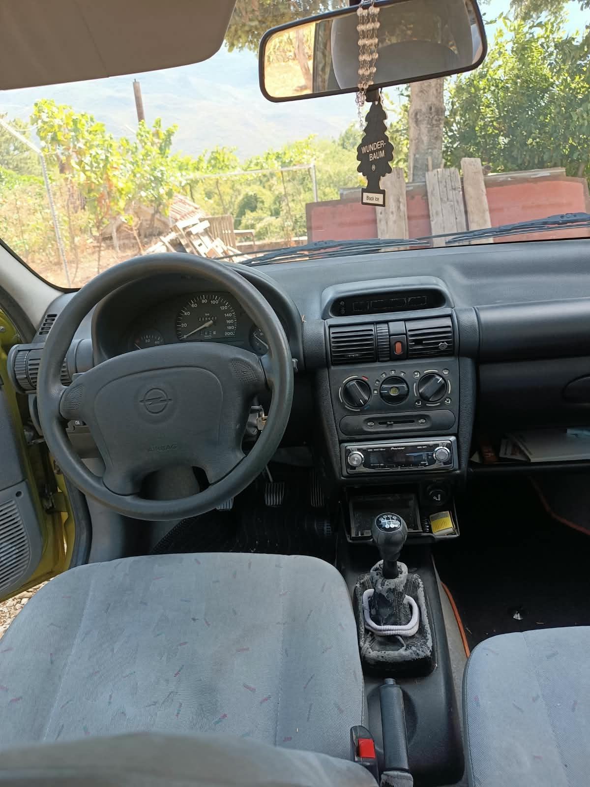 Opel Corsa 1.4., fotografija 5