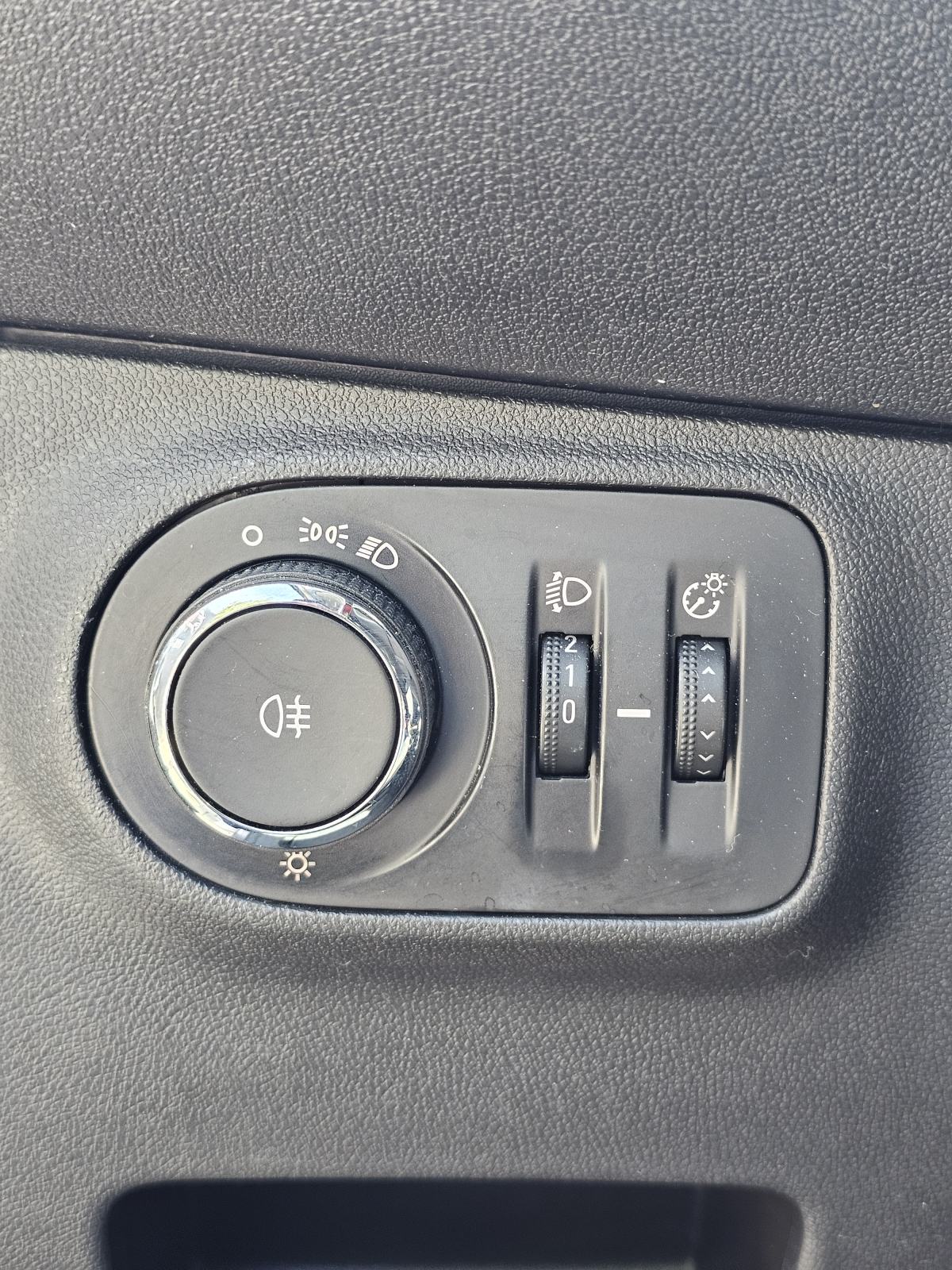 Opel Corsa 1,4 Turbo, fotografija 10
