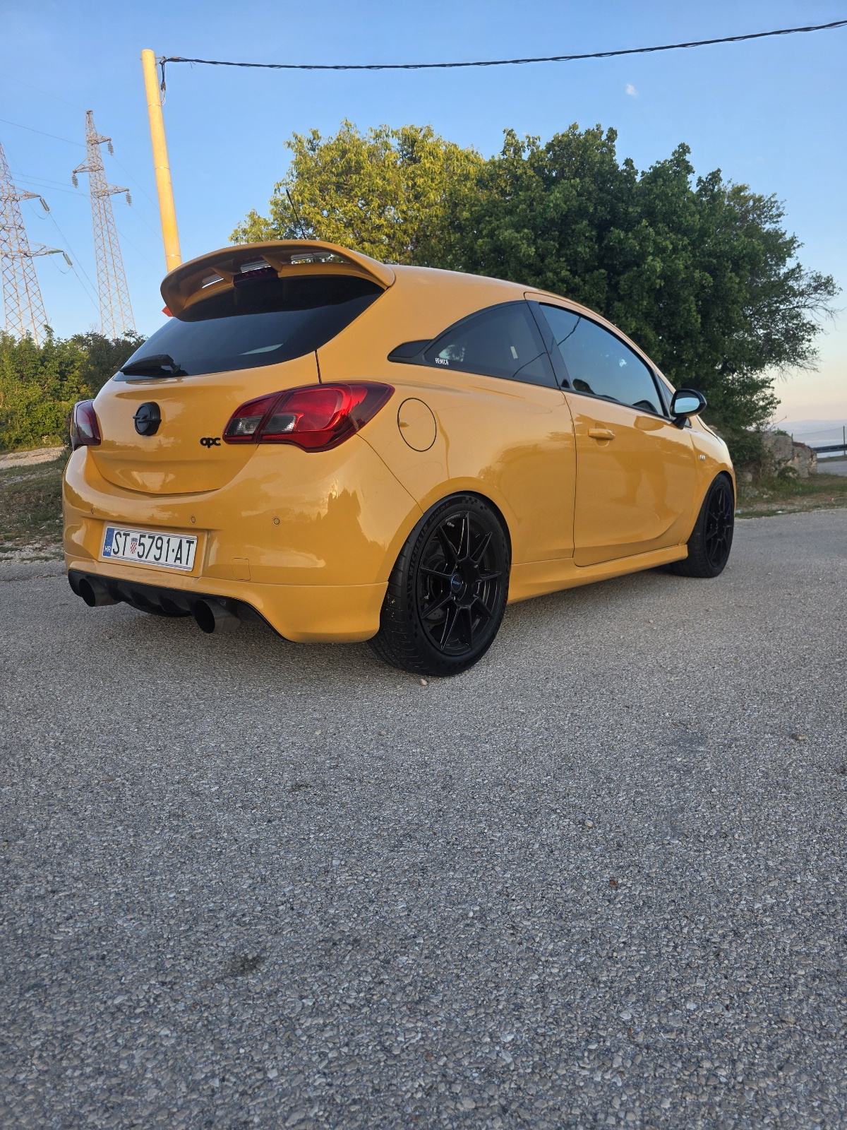 Opel Corsa E 1.6 Turbo OPC, fotografija 4