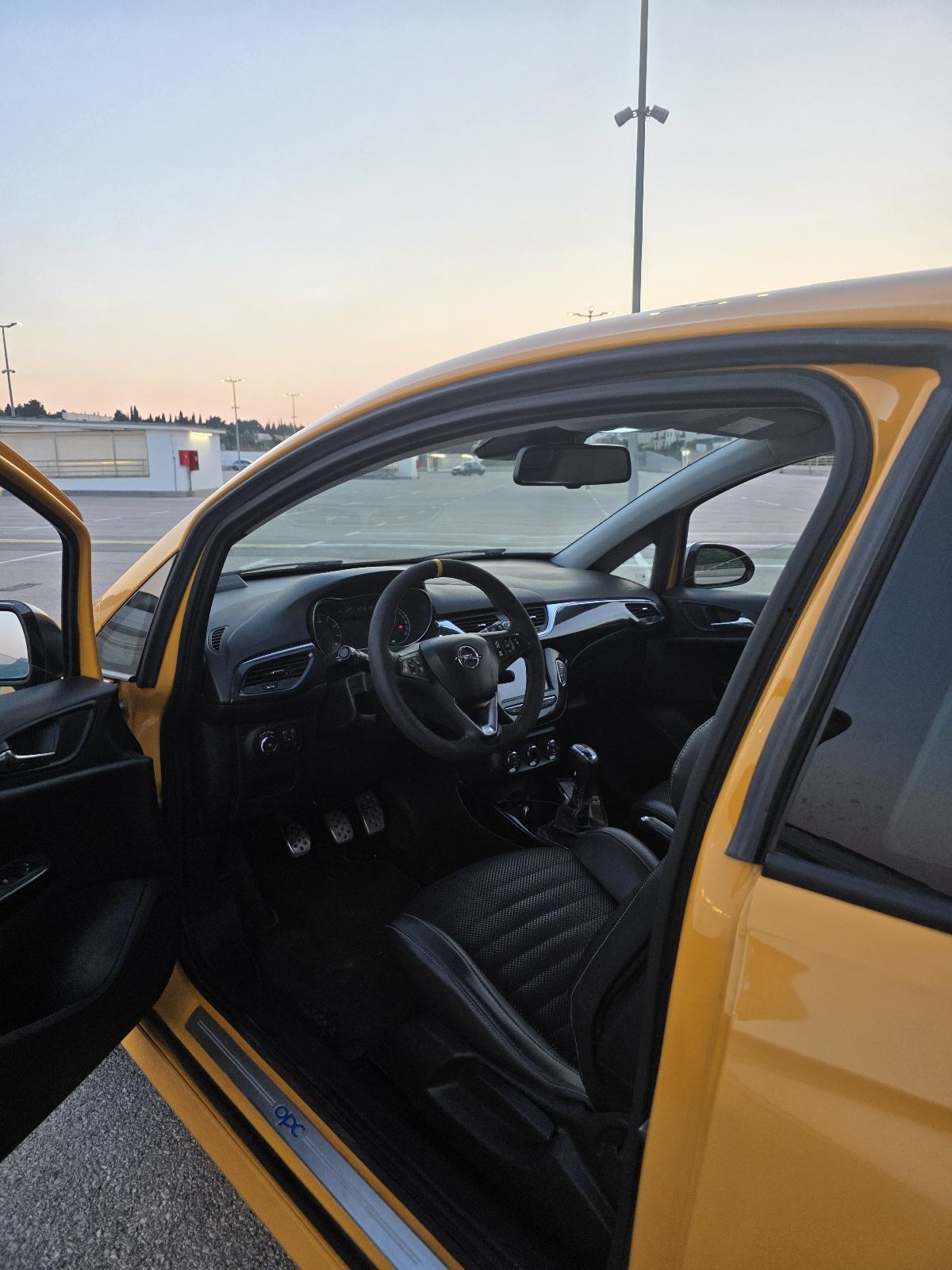 Opel Corsa E 1.6 Turbo OPC, fotografija 7